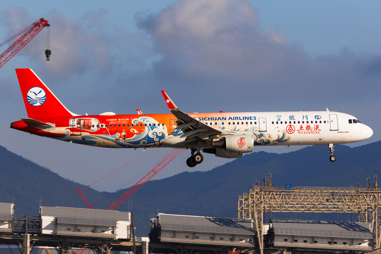 Full size: Sichuan Airlines Airbus A321-200 B-8603 at Hong Kong International Airport