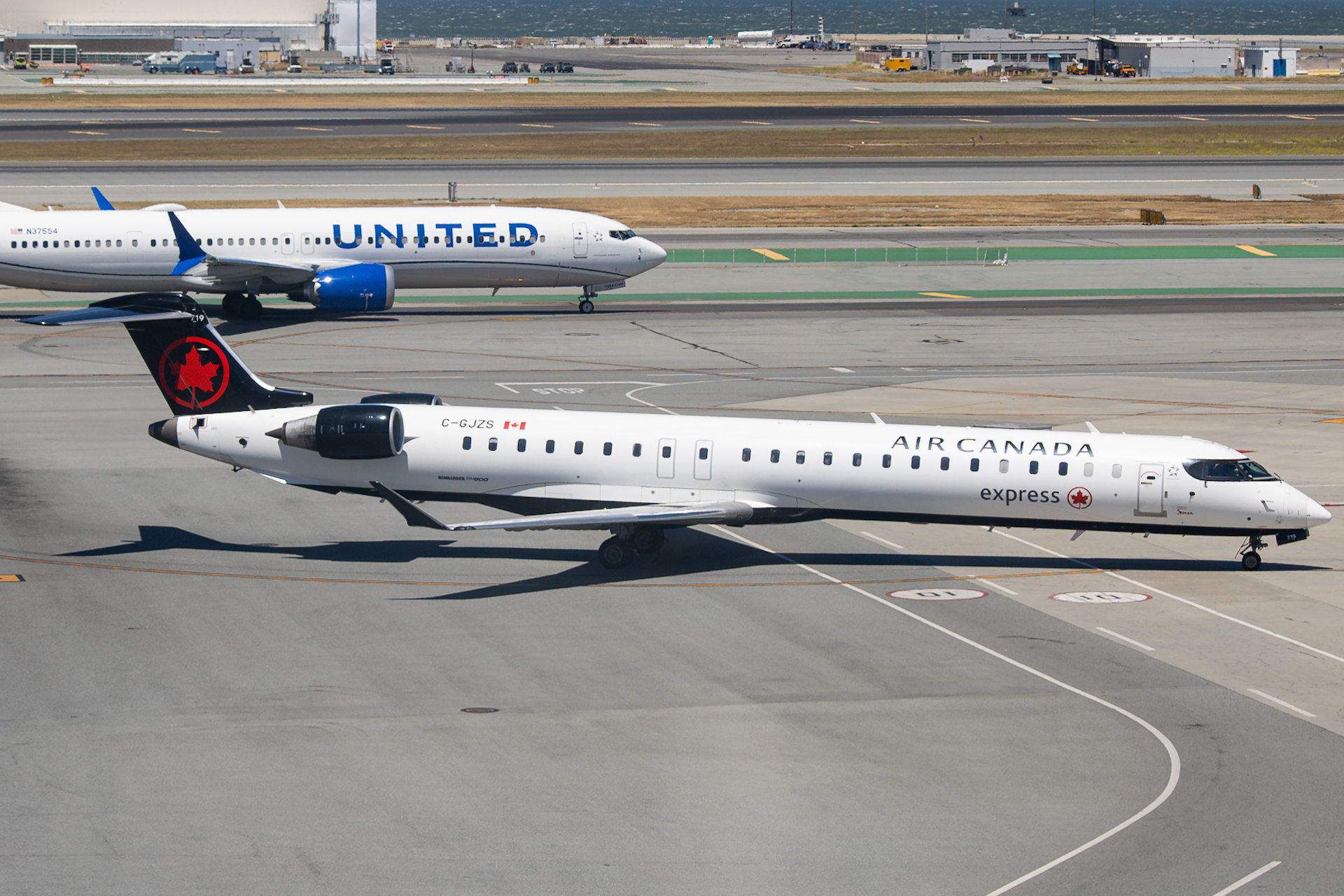 Full size: Air Canada Express Mitsubishi CRJ-900 C-GJZS at San Francisco International Airport