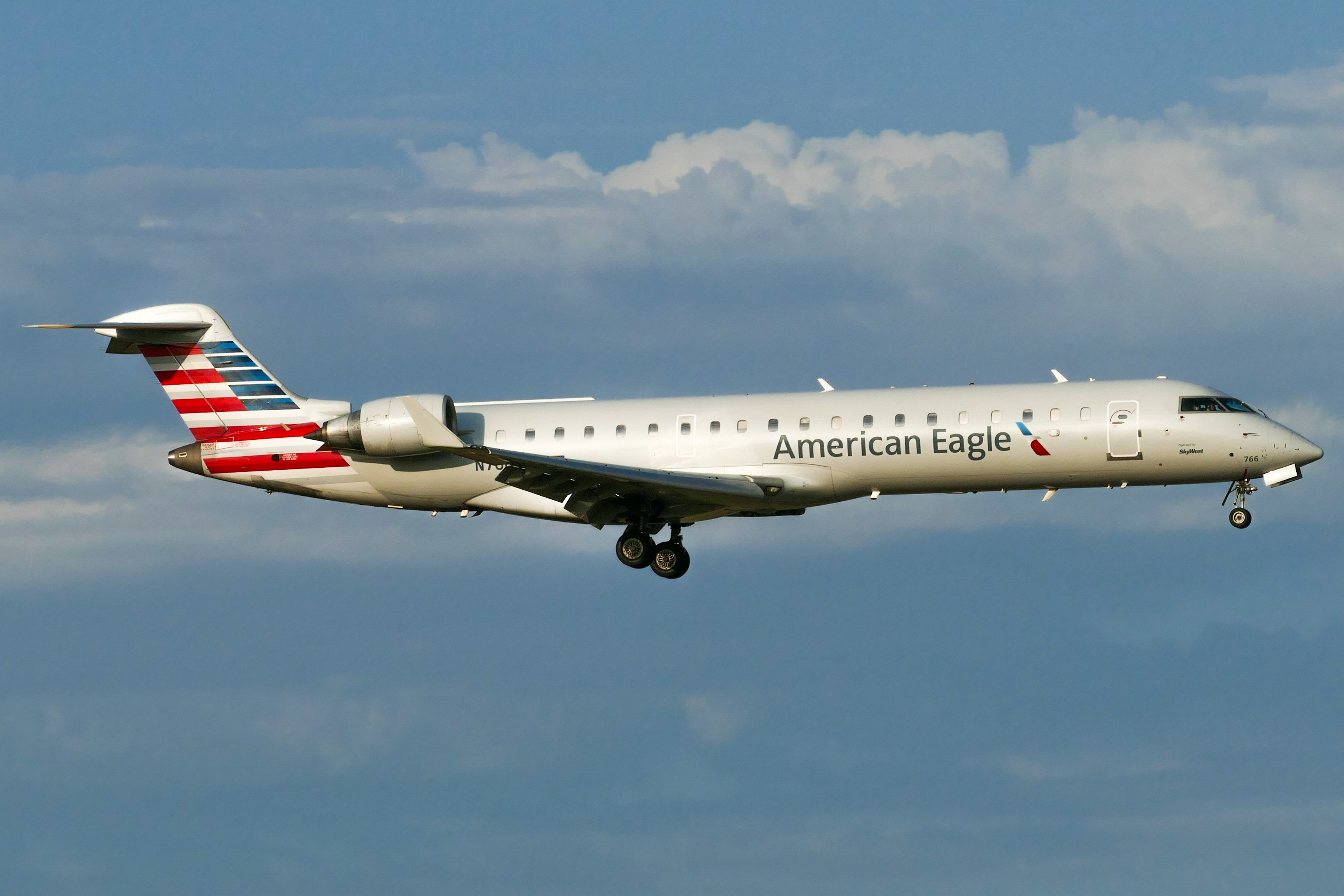 Full size: American Airlines Mitsubishi CRJ-700 N766SK at Dallas-Fort Worth International Airport