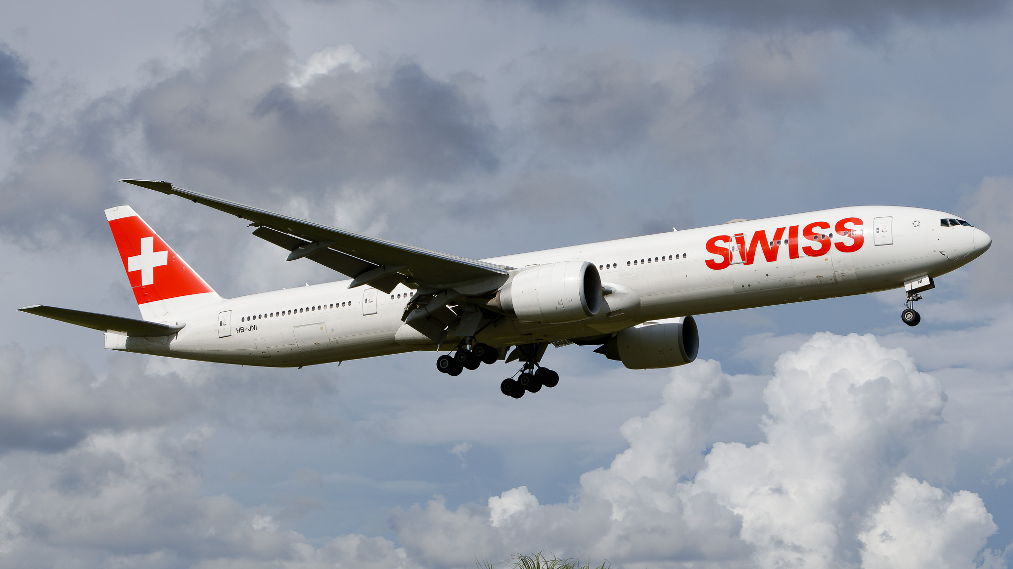 Full size: Swiss International Air Lines Boeing 777-300ER HB-JNI at Tampa International Airport