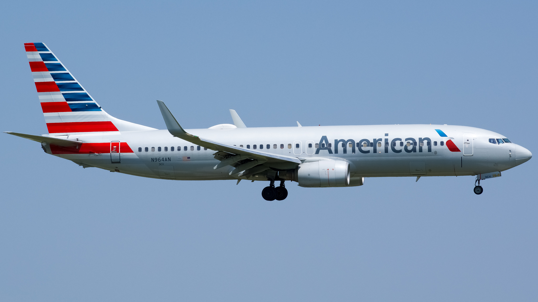 Full size: American Airlines Boeing 737-800 N964AN at Chicago O'Hare International Airport