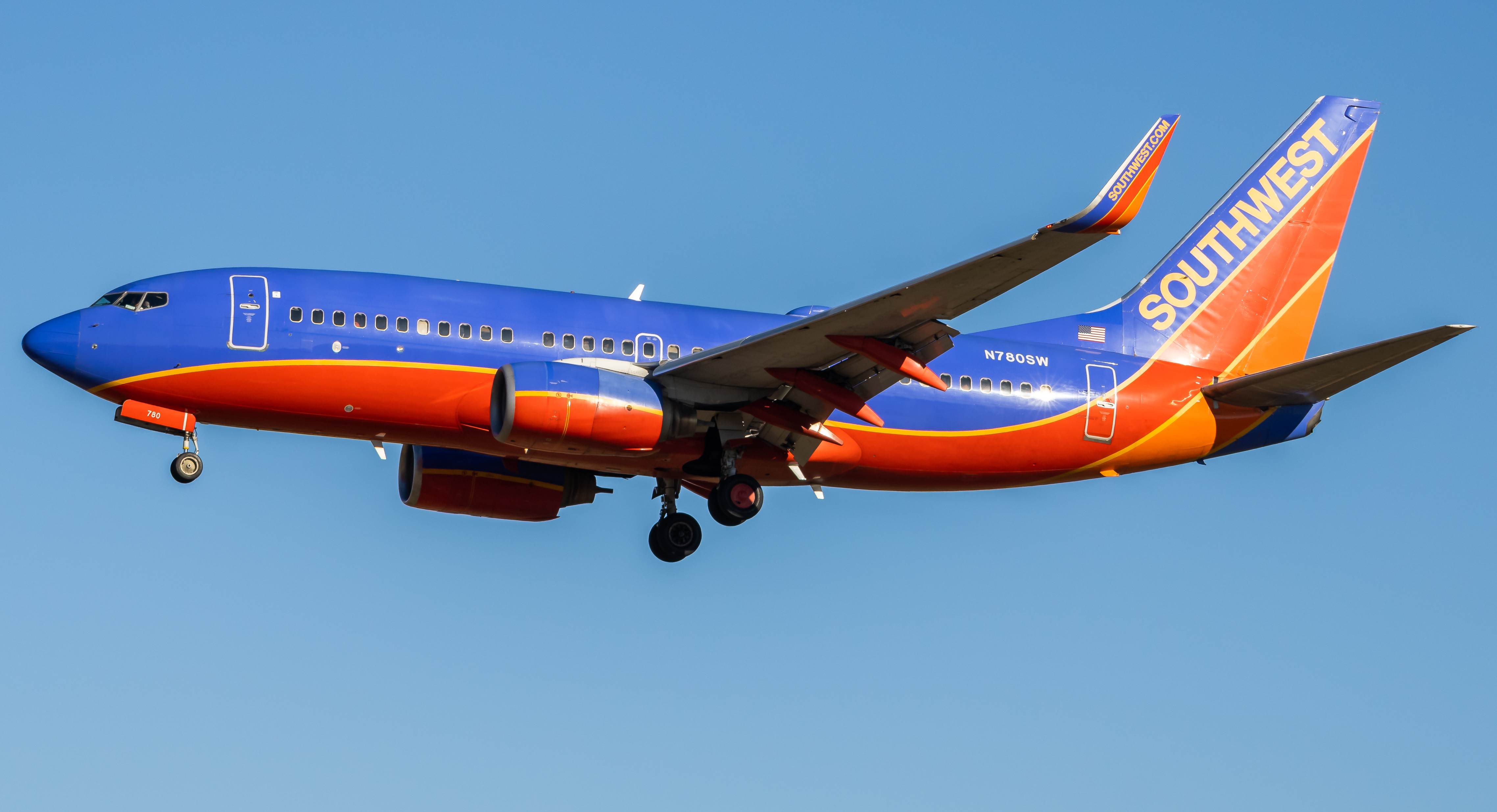 Full size: Southwest Airlines Boeing 737-700 N780SW at Baltimore/Washington International Thurgood Marshall Airport
