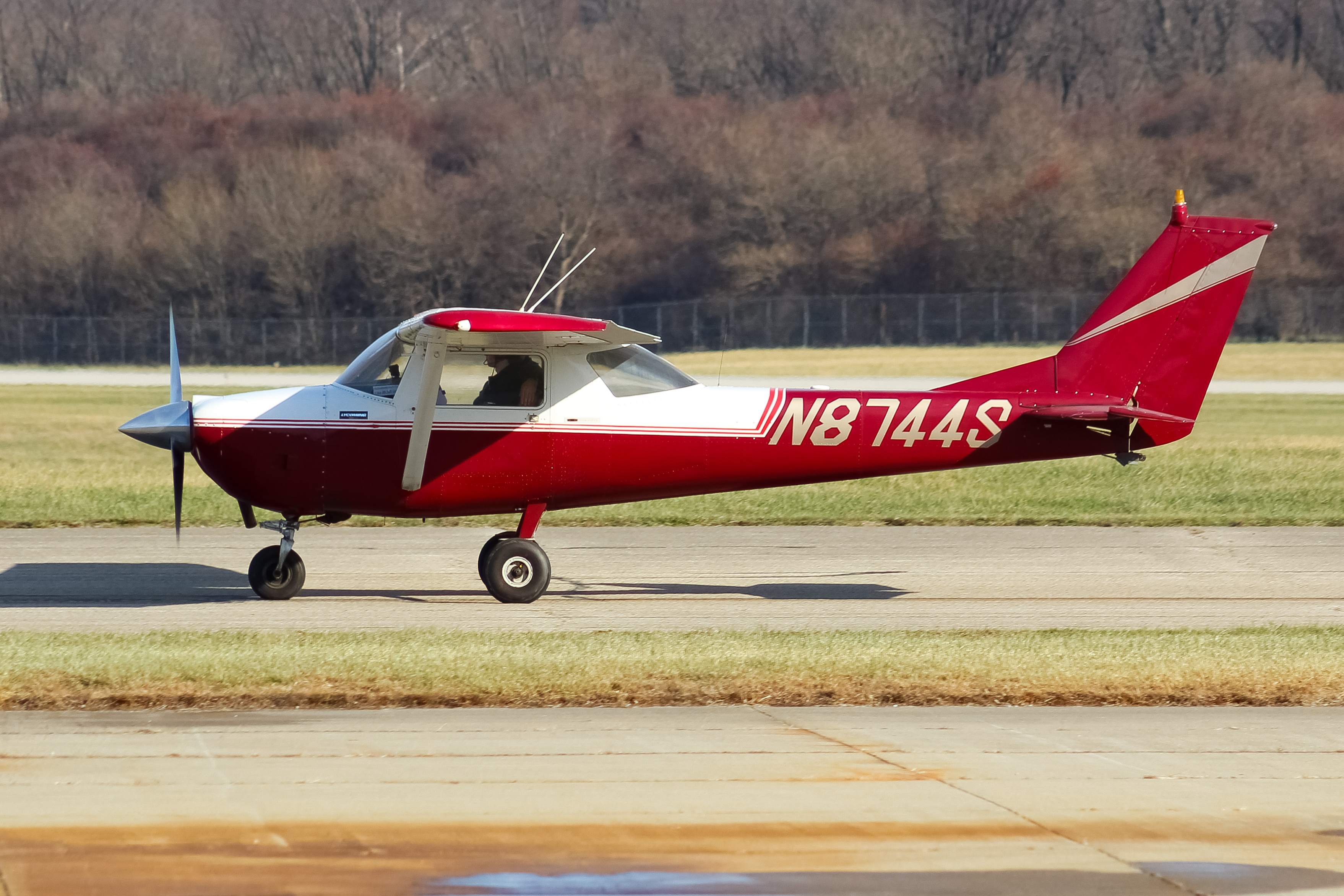 Full size: PRIVATE  Cessna 150 N8744S at Cincinnati Municipal Airport/Lunken Field