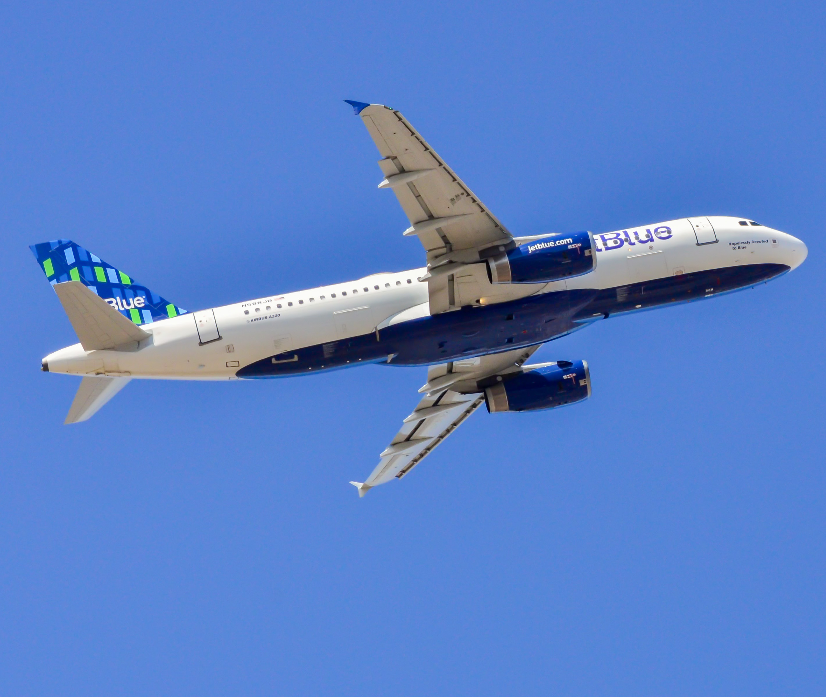 Full size: JetBlue Airways Airbus A320 N588JB at Newark Liberty International Airport