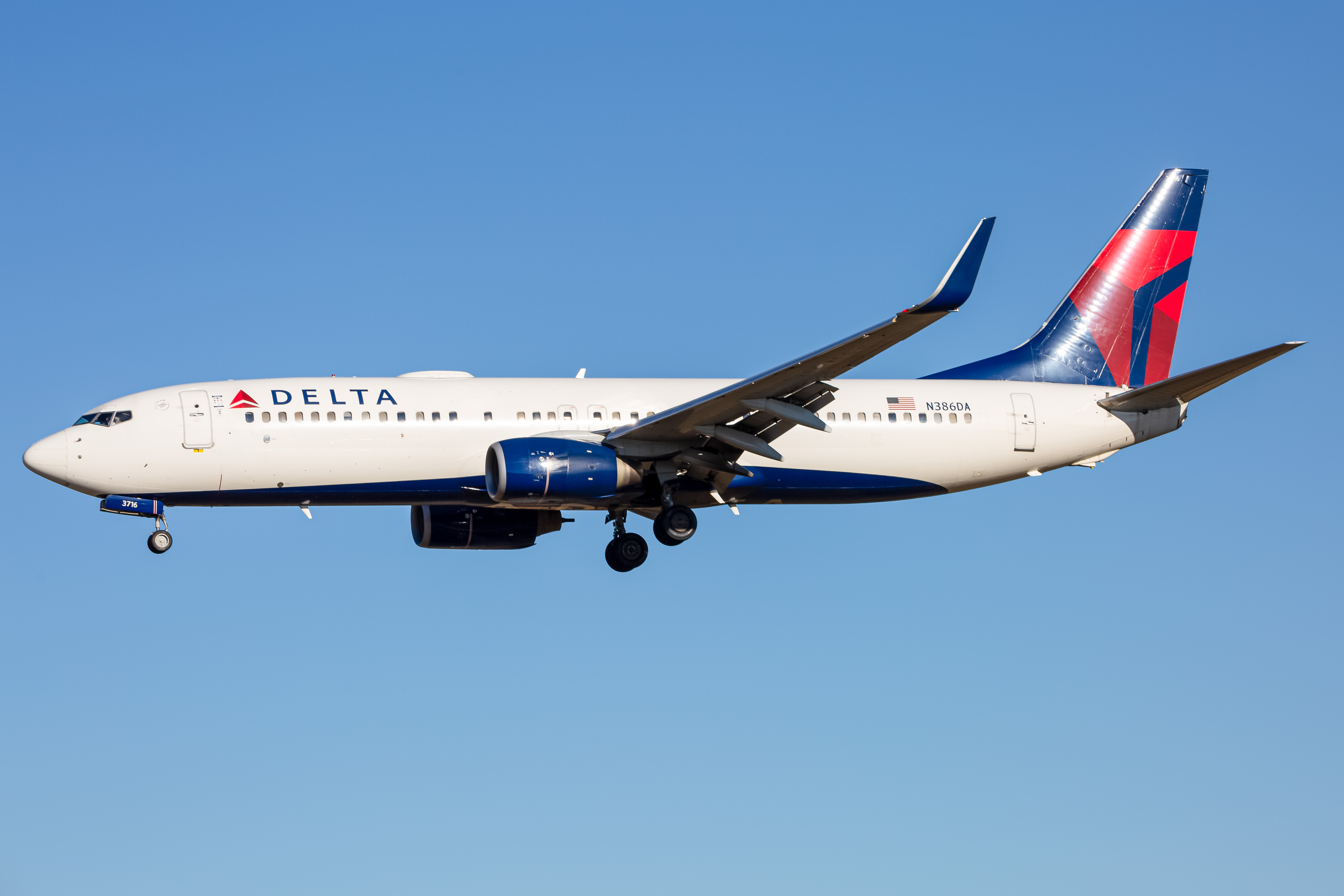 Full size: Delta Airlines Boeing 737-800 N386DA at Baltimore/Washington International Thurgood Marshall Airport