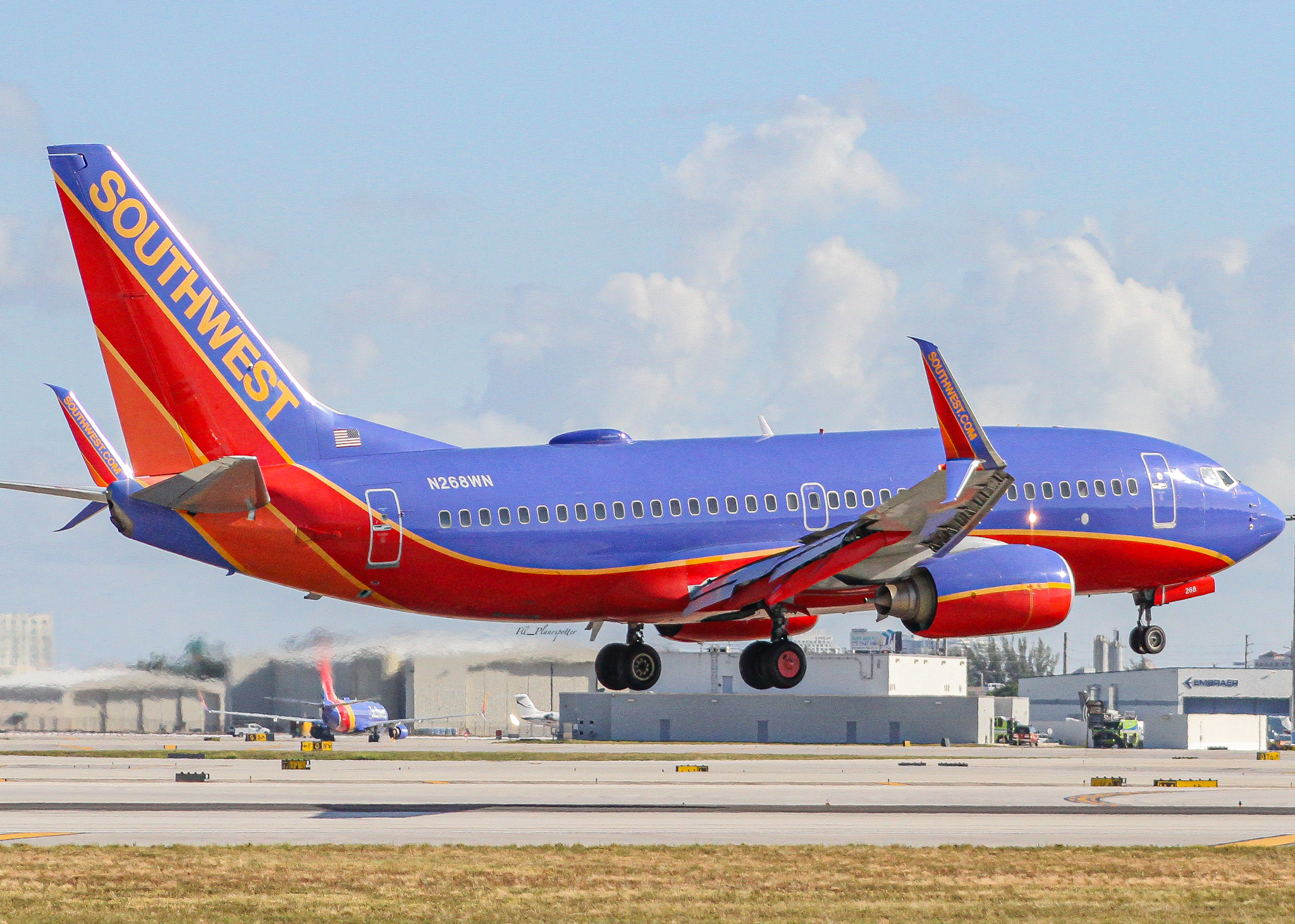 Full size: Southwest Airlines Boeing 737-700 N268WN at Fort Lauderdale/Hollywood International Airport