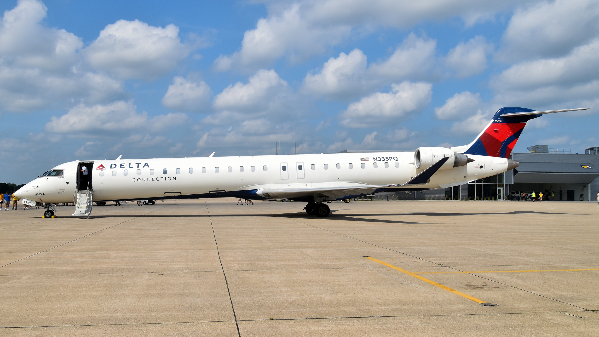 Full size: Delta Connection Mitsubishi CRJ-900 N335PQ at Battle Creek Kalamazoo International Airport