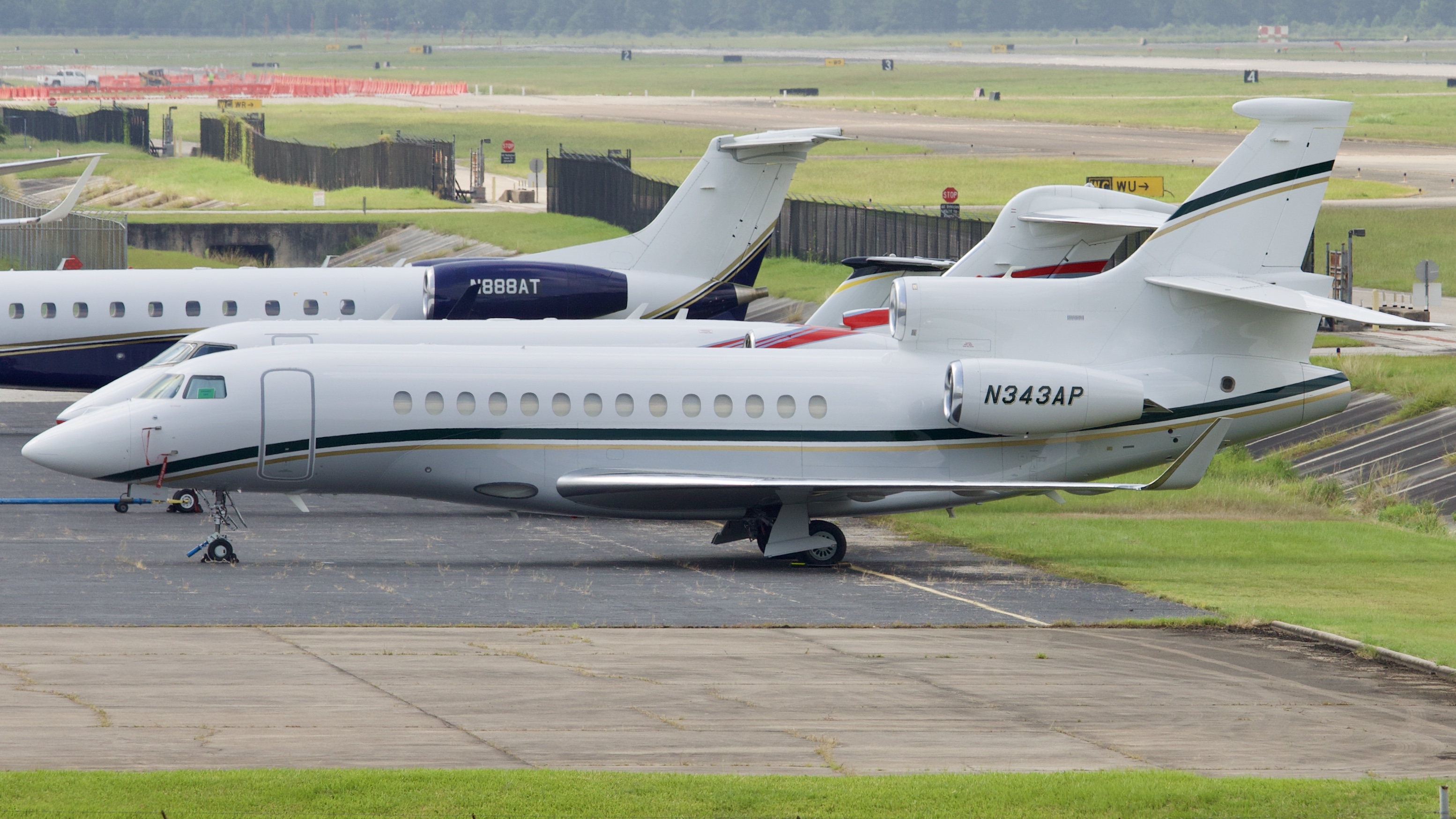 Full size: US Bank National Association Dassault Falcon 7X N343AP at Houston-George Bush Intercontinental Airport