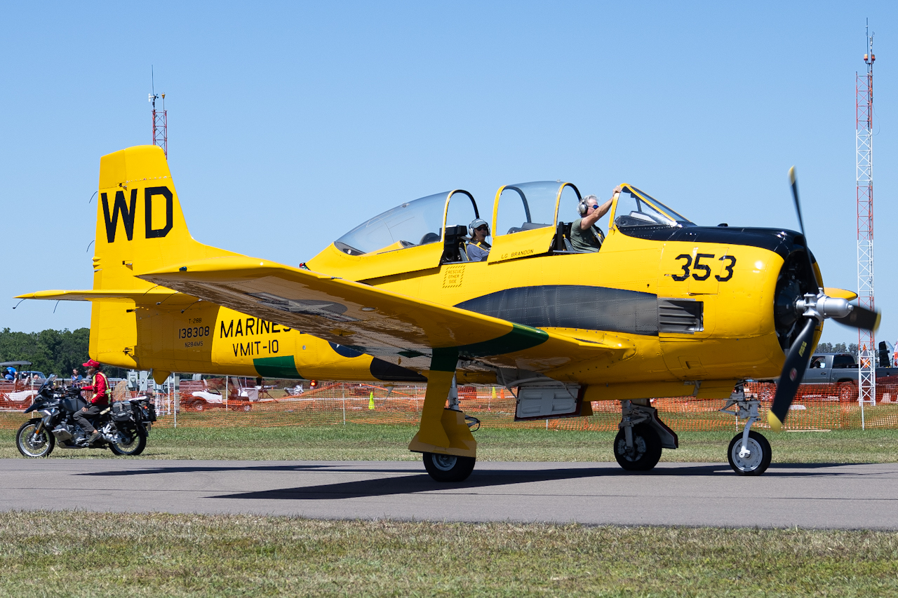 Full size: PRIVATE North American T-28B Trojan N284MS at Lakeland Linder International Airport