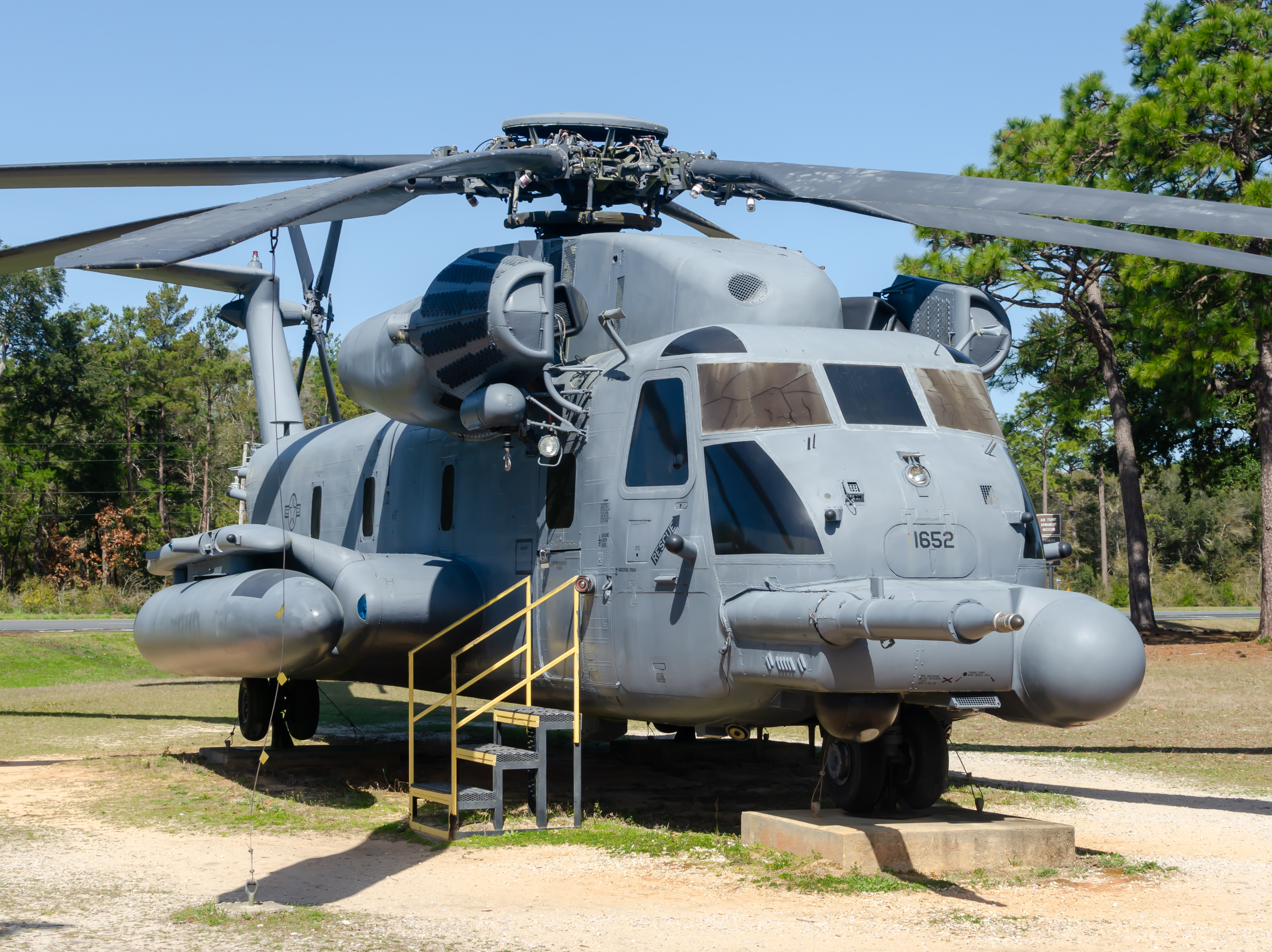 Full size: USAF - United States Air Force Sikorsky MH-53 Super stallion  731652 at Eglin Air Force Base/Destin-Fort Walton Beach Airport