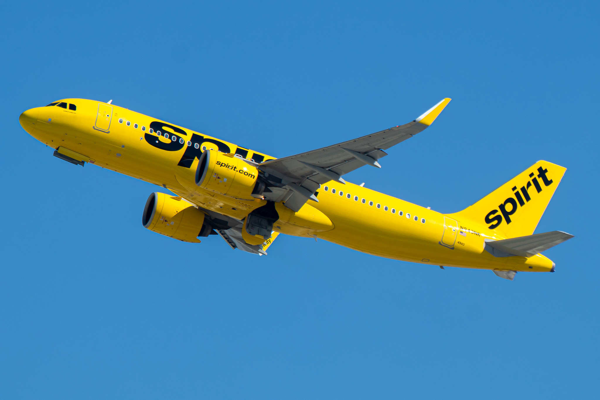 Full size: Spirit Airlines Airbus A320 N943NK at Los Angeles International Airport