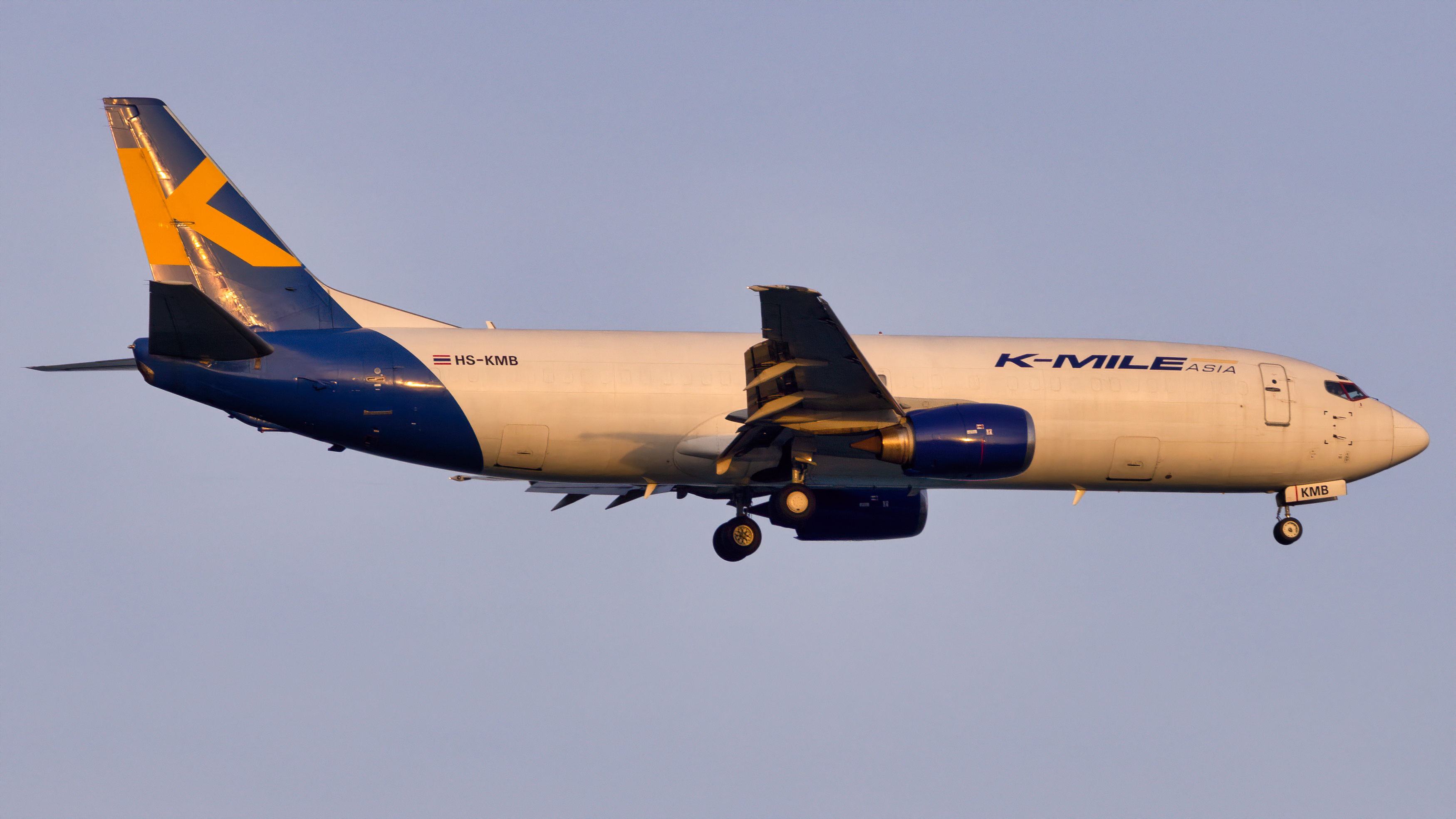 Full size: K-Mile Air Boeing 737-400F HS-KMB at Singapore-Changi Airport