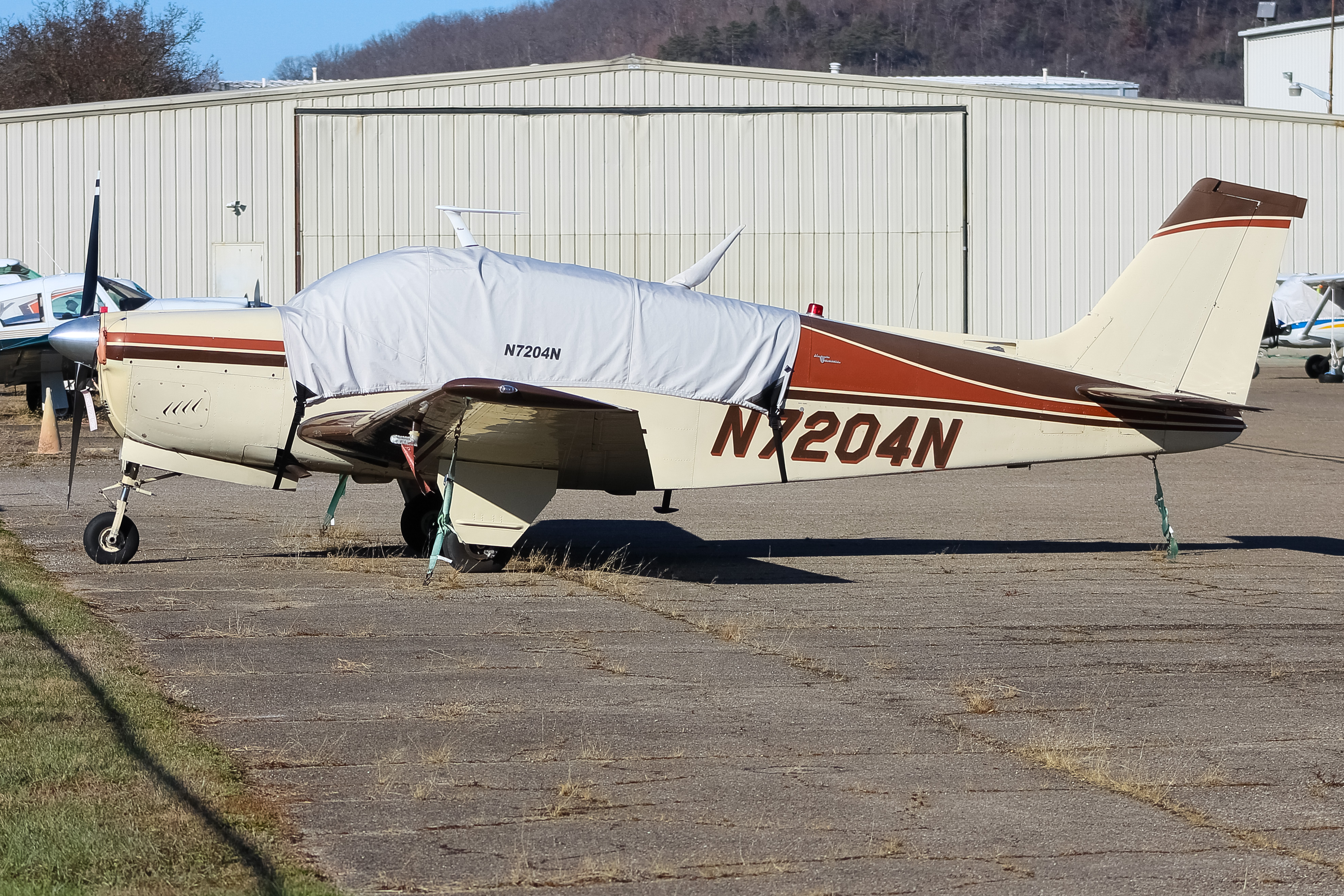 Full size: PRIVATE  Beechcraft Bonanza  N7204N at Cincinnati Municipal Airport/Lunken Field