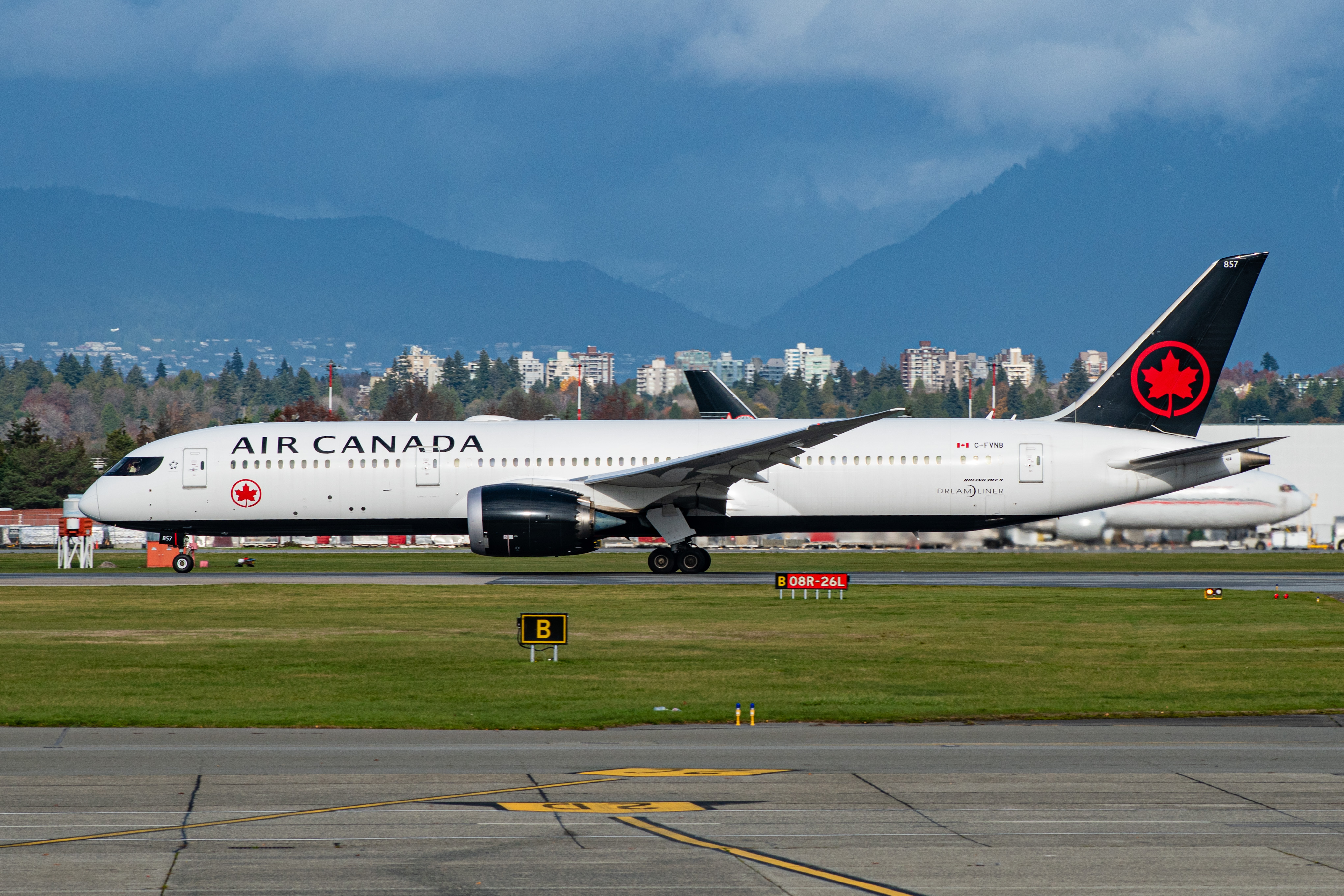 Full size: Air Canada Boeing 787-9 C-FVNB at Vancouver International Airport