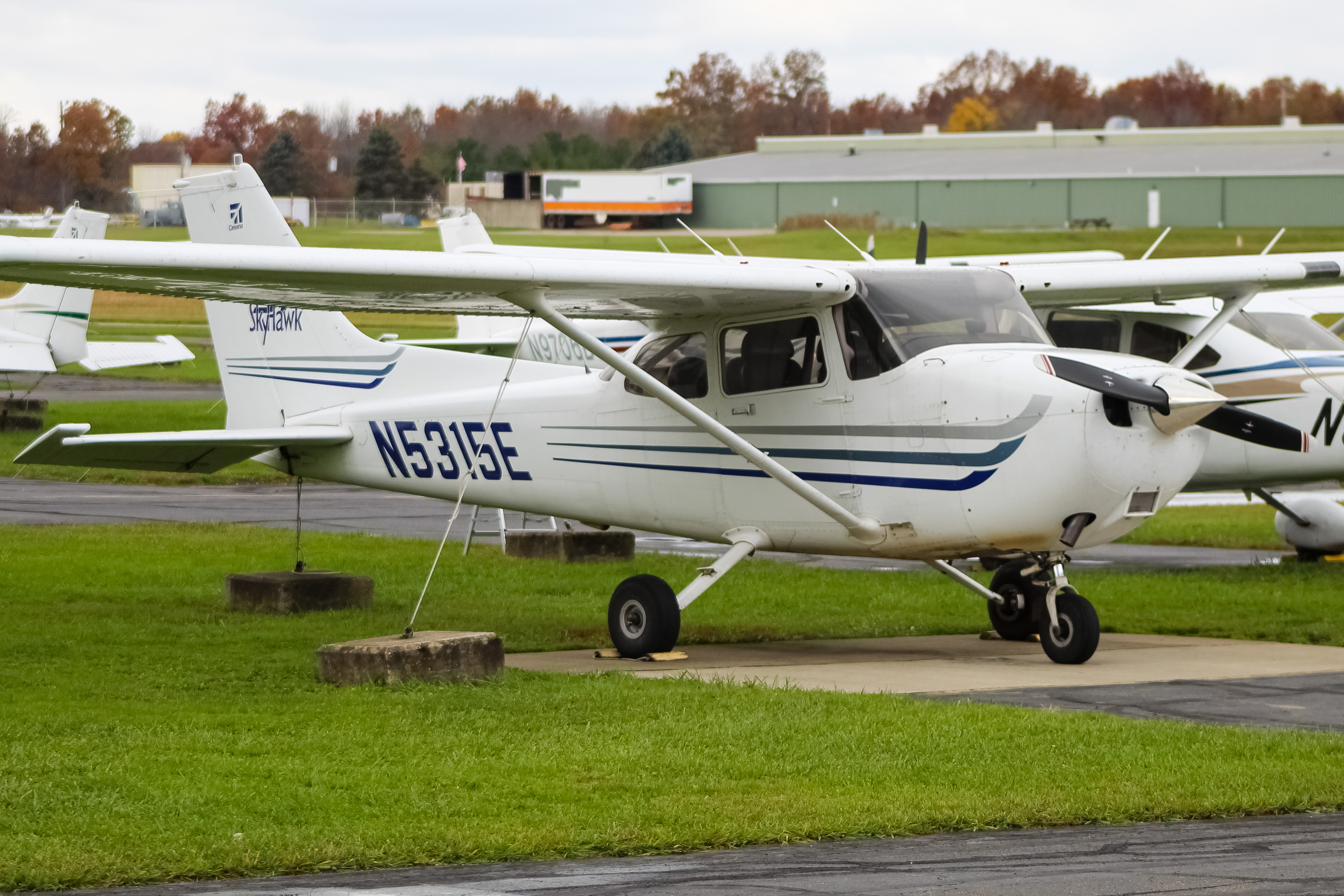 Full size: PRIVATE Cessna 172 N5315E at Clermont County Airport