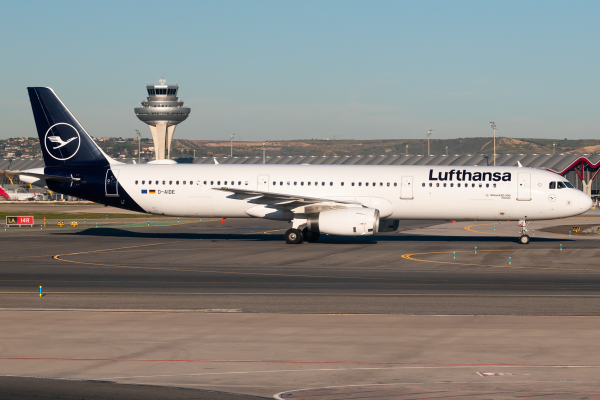 Full size: Lufthansa Airbus A321-200 D-AIDE at Madrid Barajas Airport