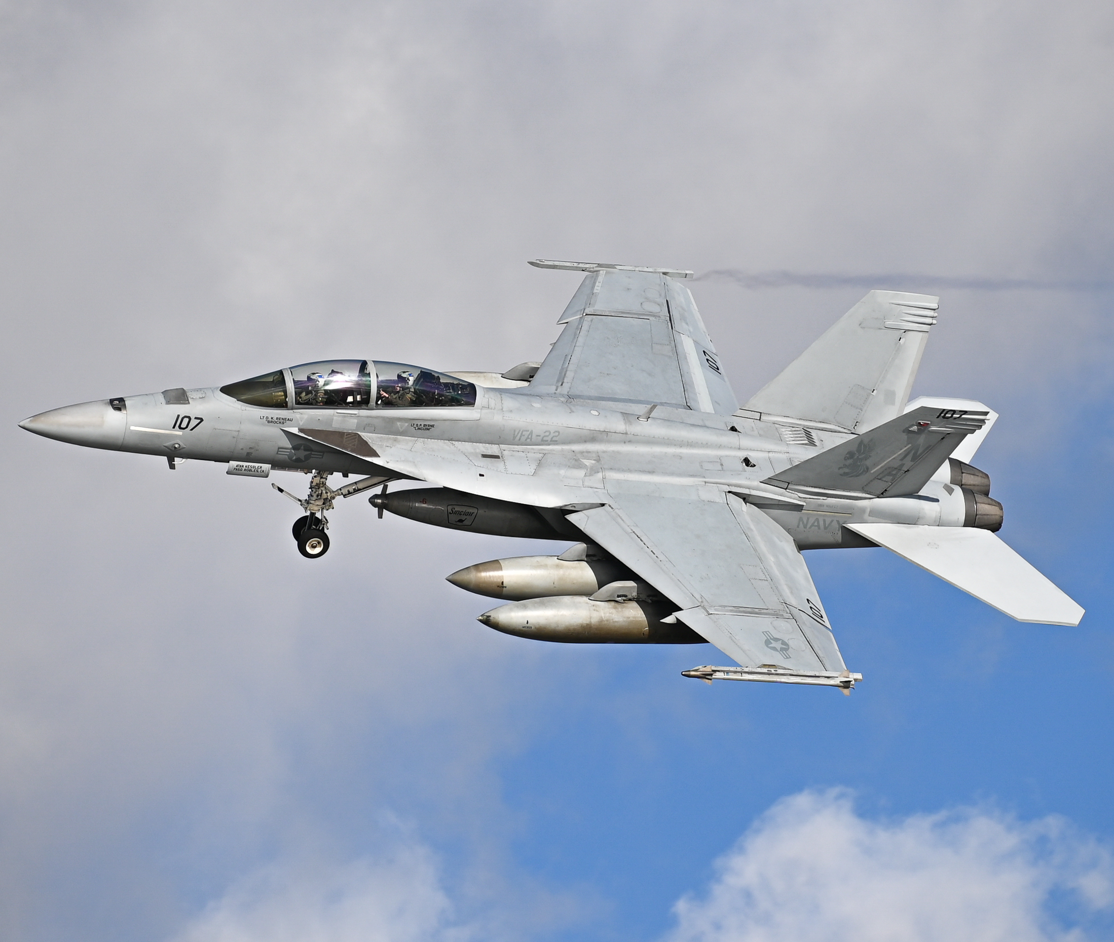 Full size: USN - United States Navy Boeing F/A-18E/F Super Hornet 140512 at North Island NAS