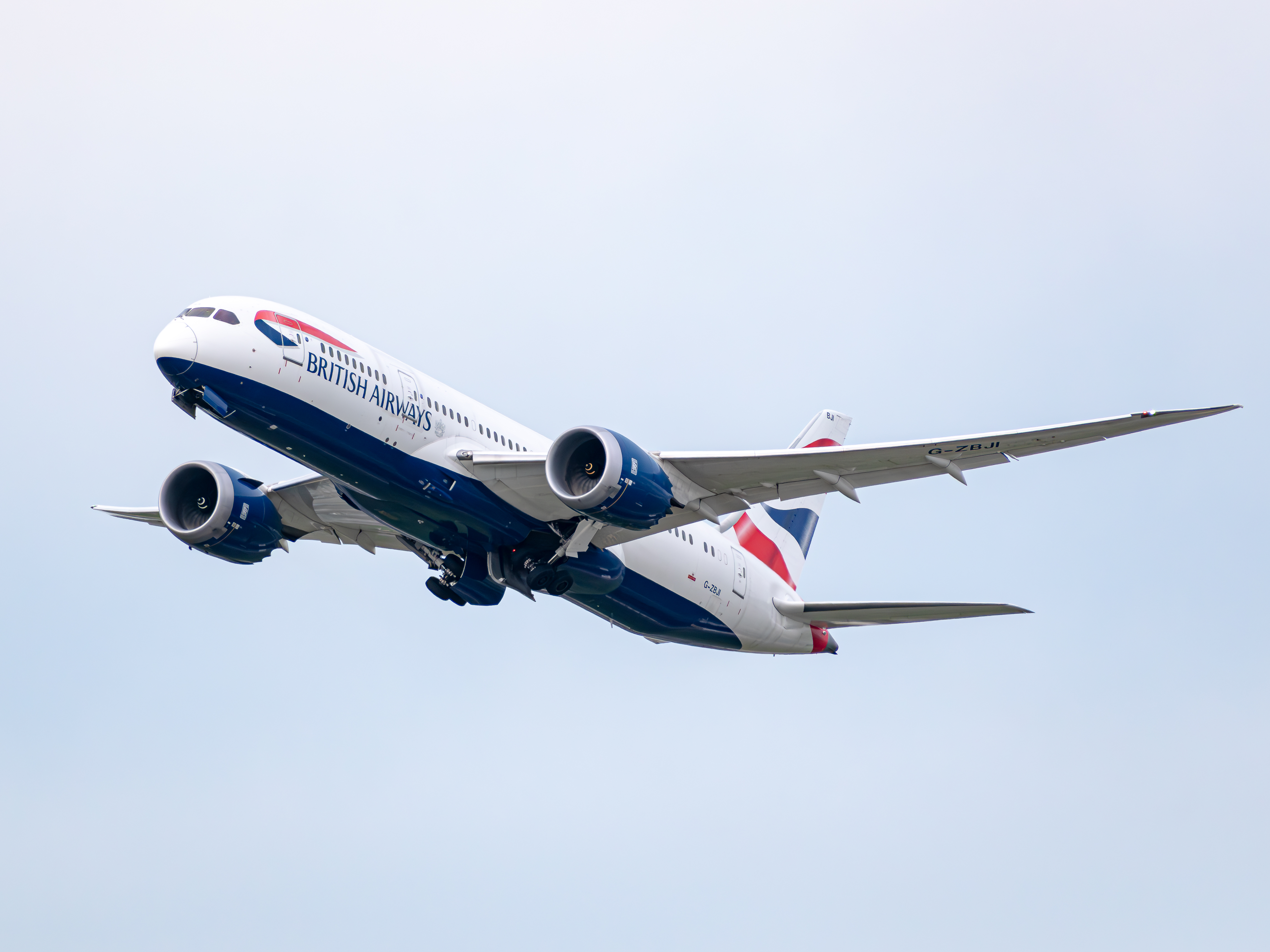 Full size: British Airways Boeing 787-8 G-ZBJI at London Heathrow International Airport