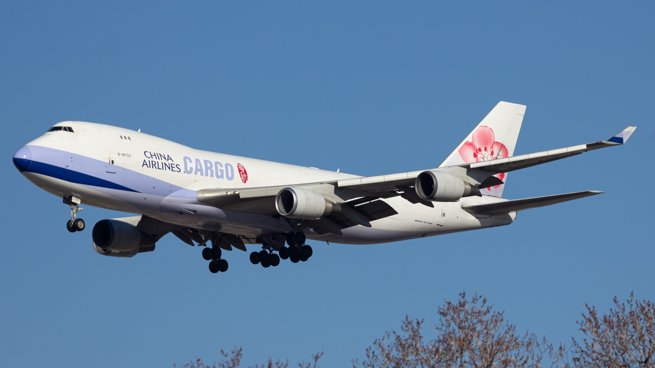 Full size: China Airlines Cargo Boeing 747-400F B-18723 at Chicago O'Hare International Airport