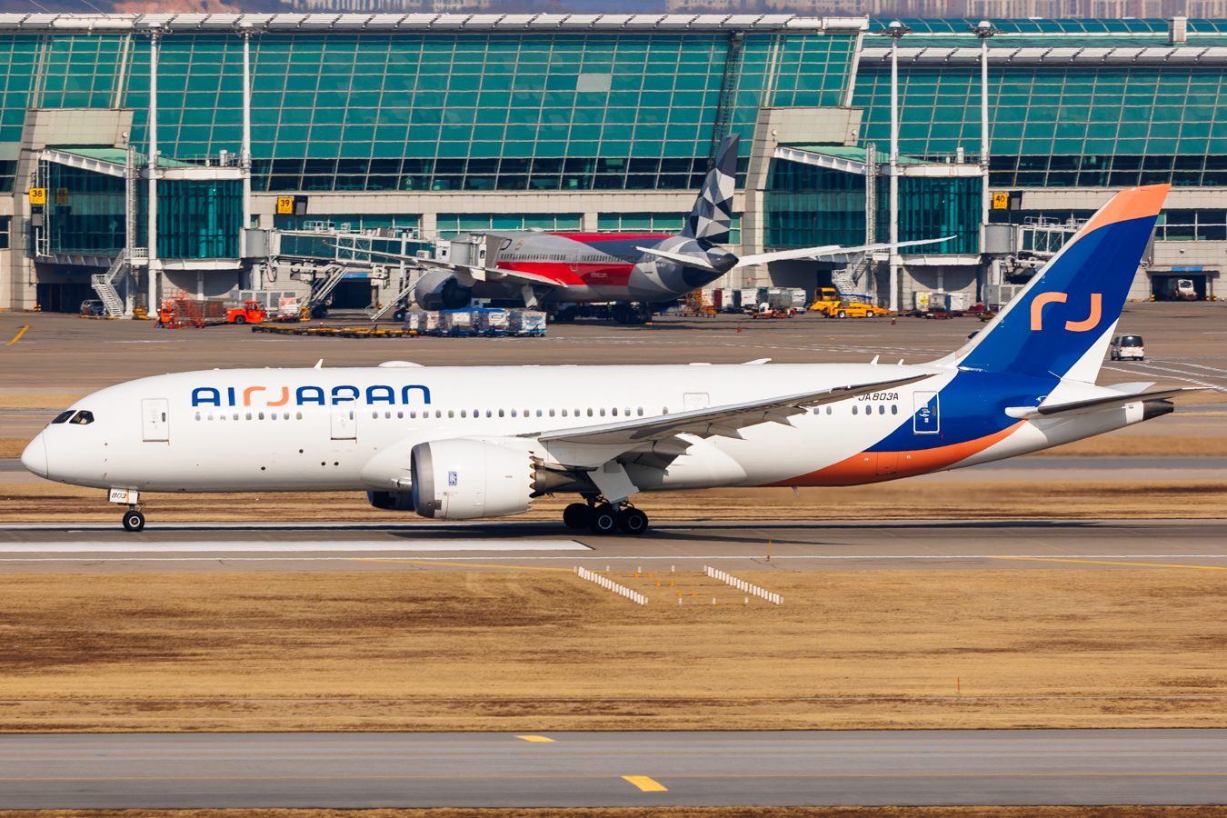 Full size: AirJapan Boeing 787-8 JA803A at Seoul-Incheon International Airport