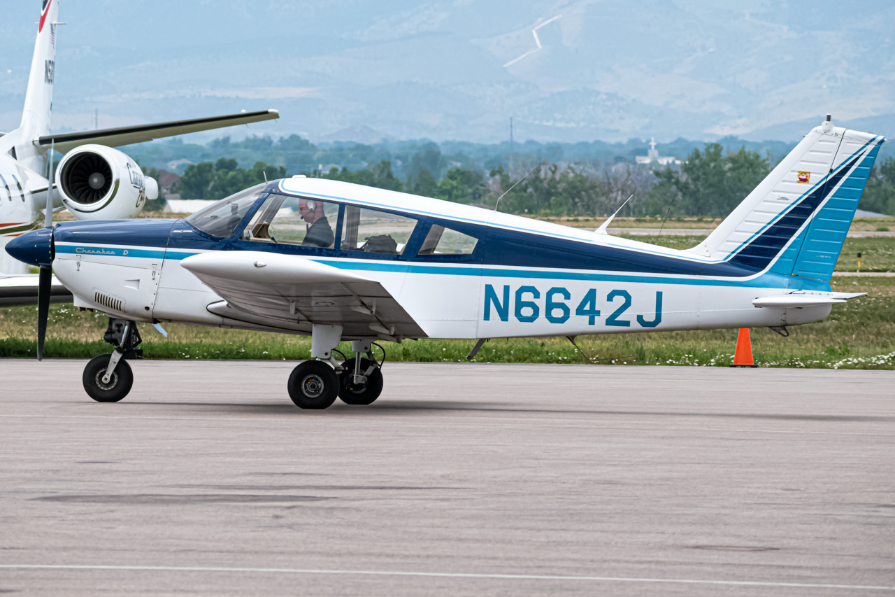 Full size: PRIVATE Piper PA-28 N6642J at Northern Colorado Regional Airport