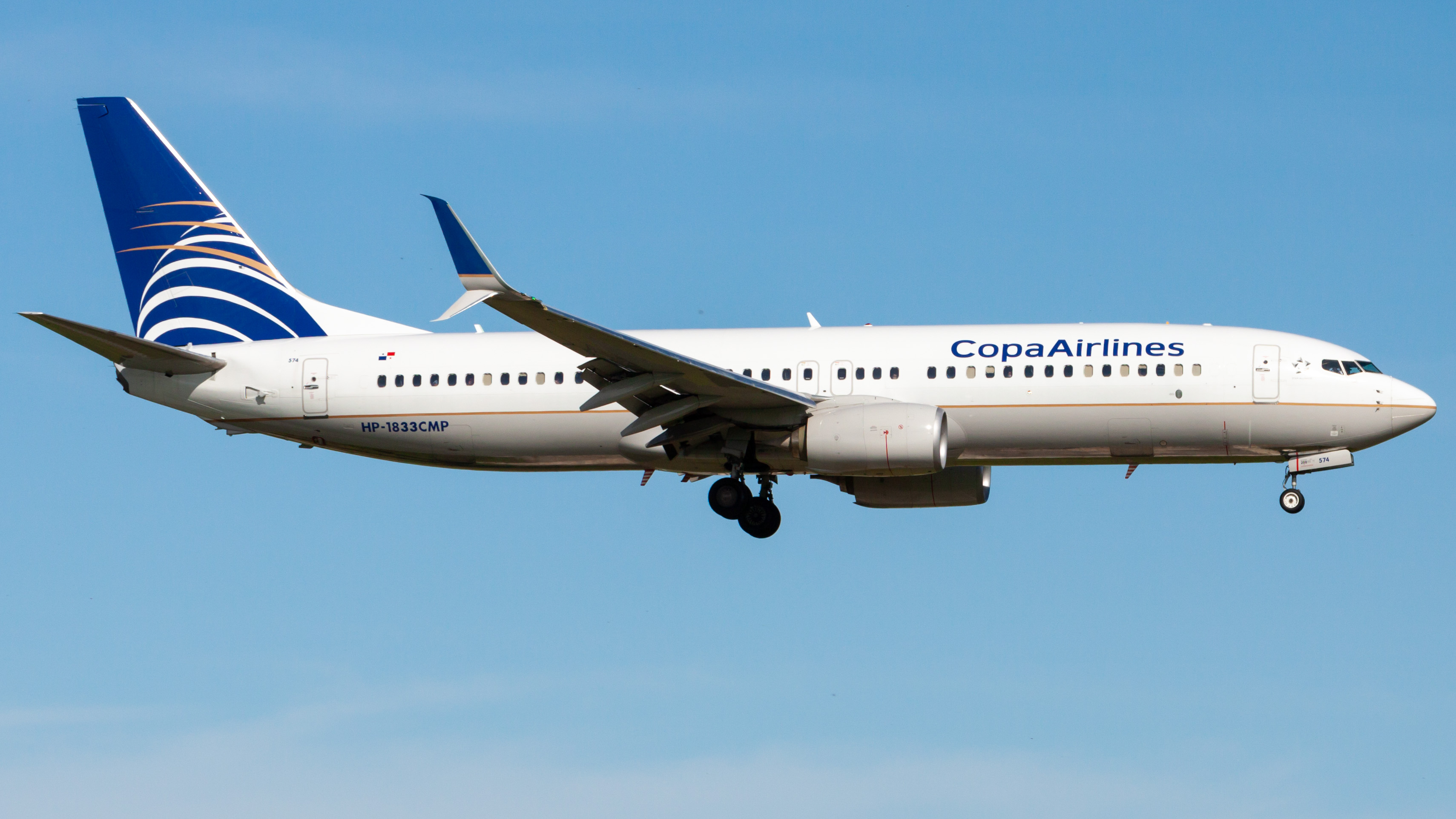 Full size: Copa Airlines Boeing 737-800 HP-1833CMP at Orlando International Airport