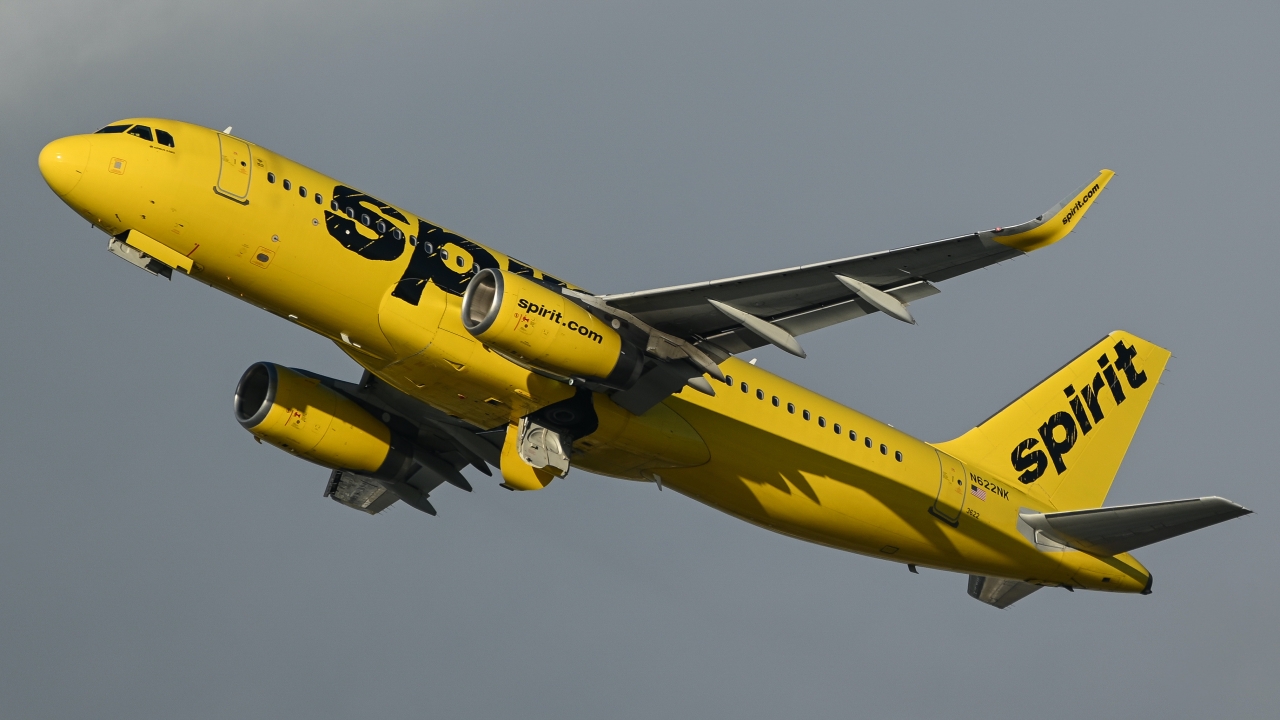 Full size: Spirit  Airbus A320 N622NK at Los Angeles International Airport