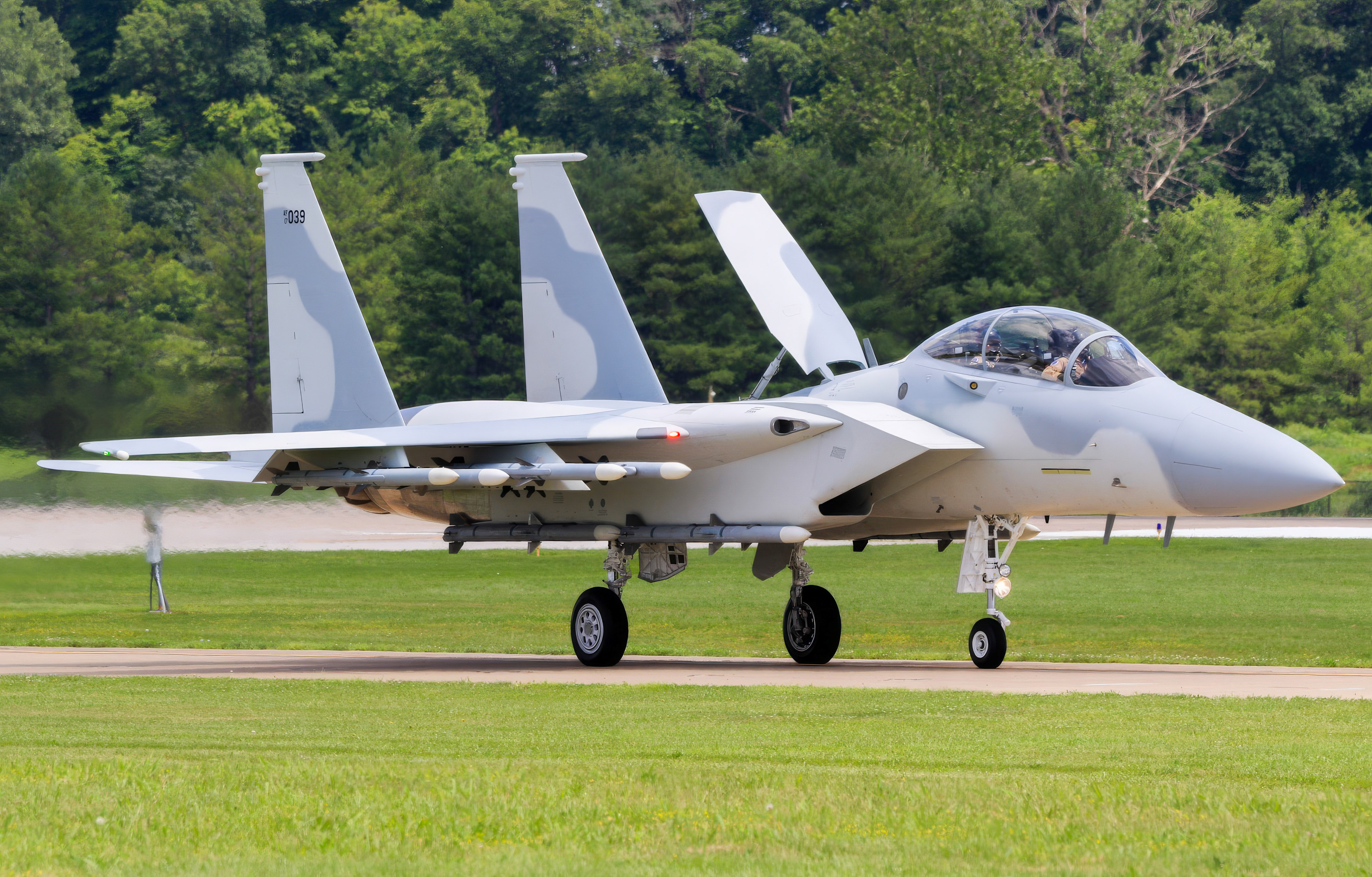 Full size: Boeing Boeing F-15QA 17-1039 at Spirit of St. Louis Airport
