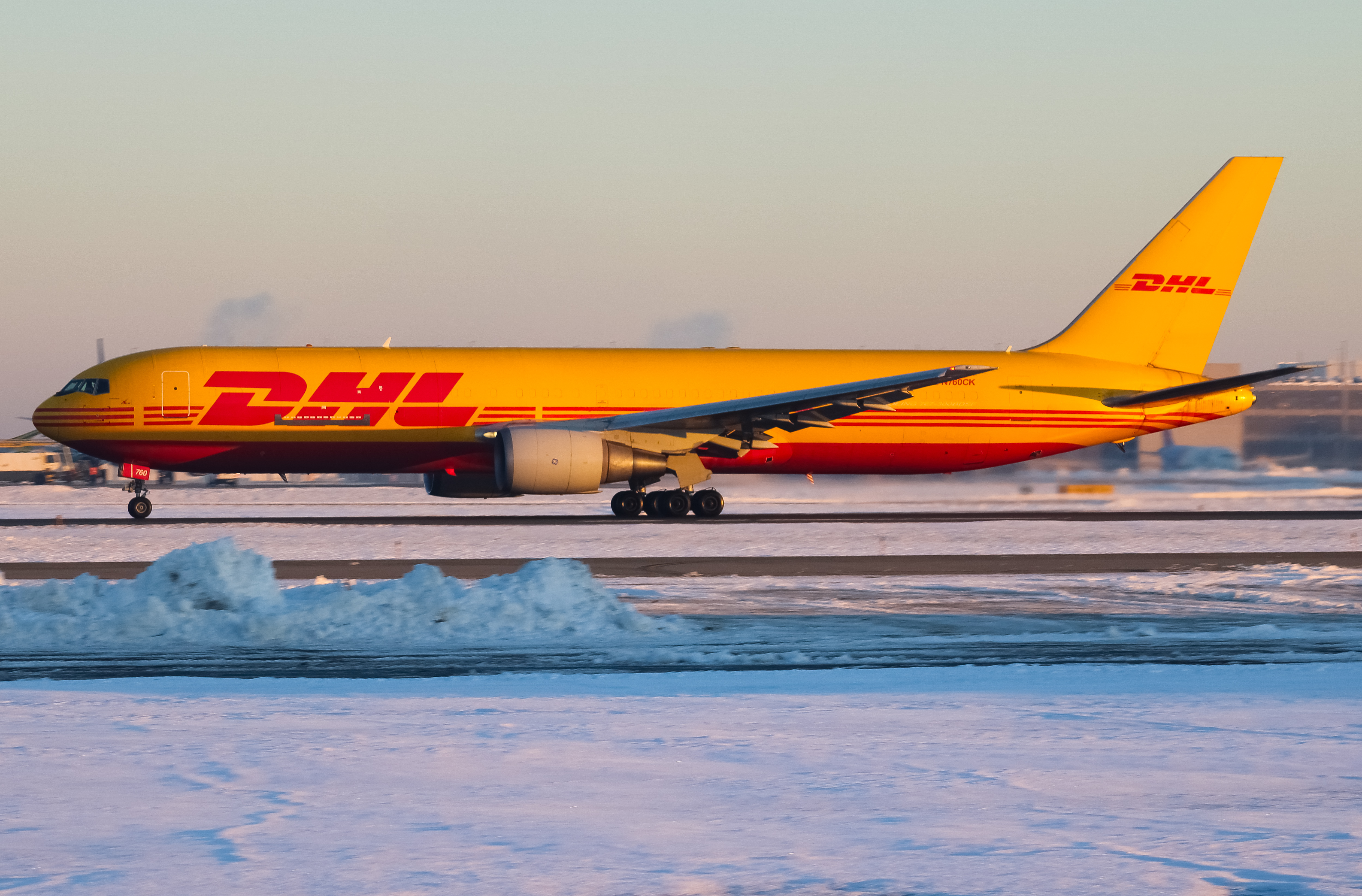 Full size: DHL Boeing 767-300ER N760CK at Cincinnati/Northern Kentucky International Airport