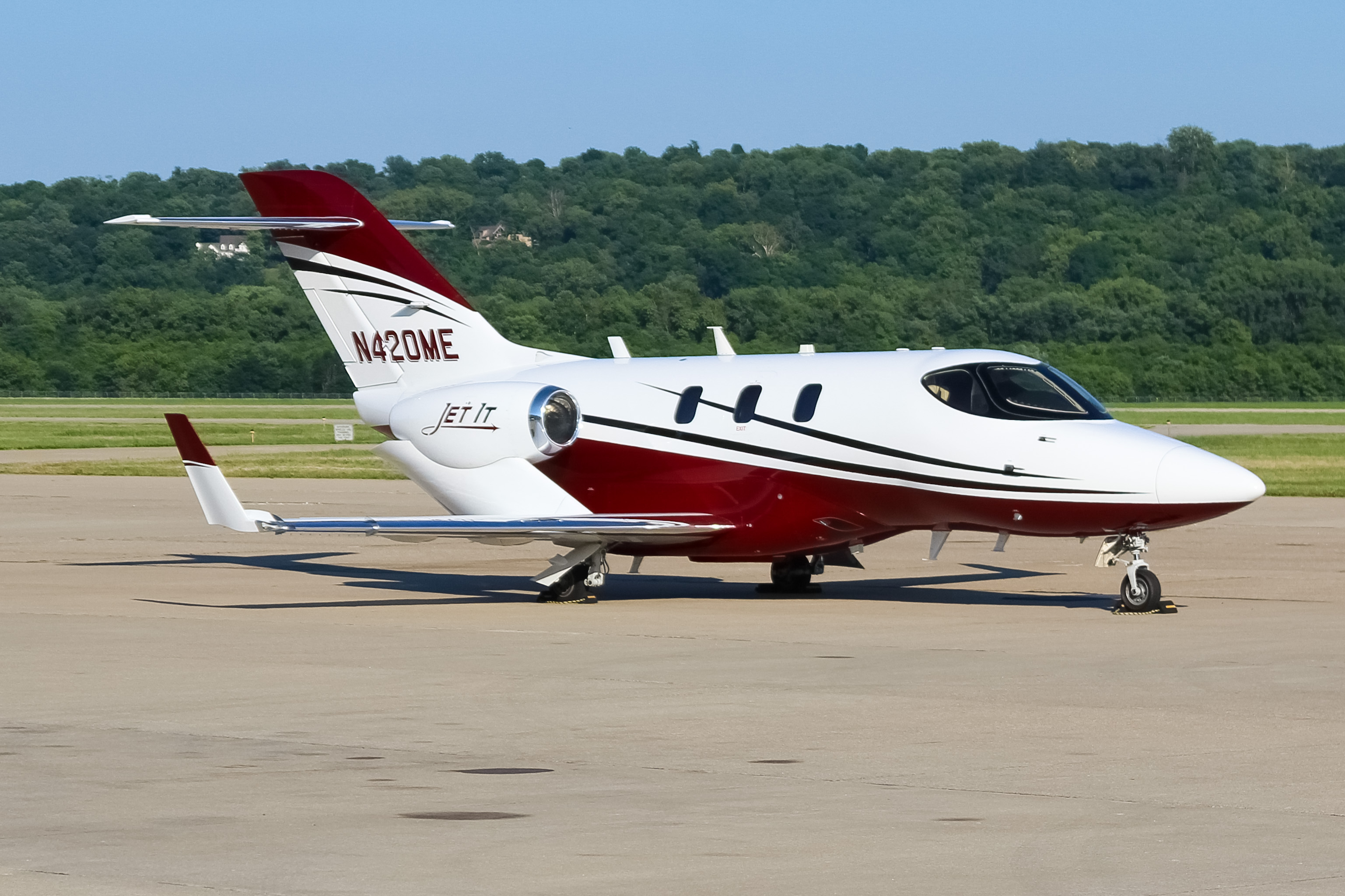 Full size: PRIVATE  Honda Jet HA-420 N420ME at Cincinnati Municipal Airport/Lunken Field