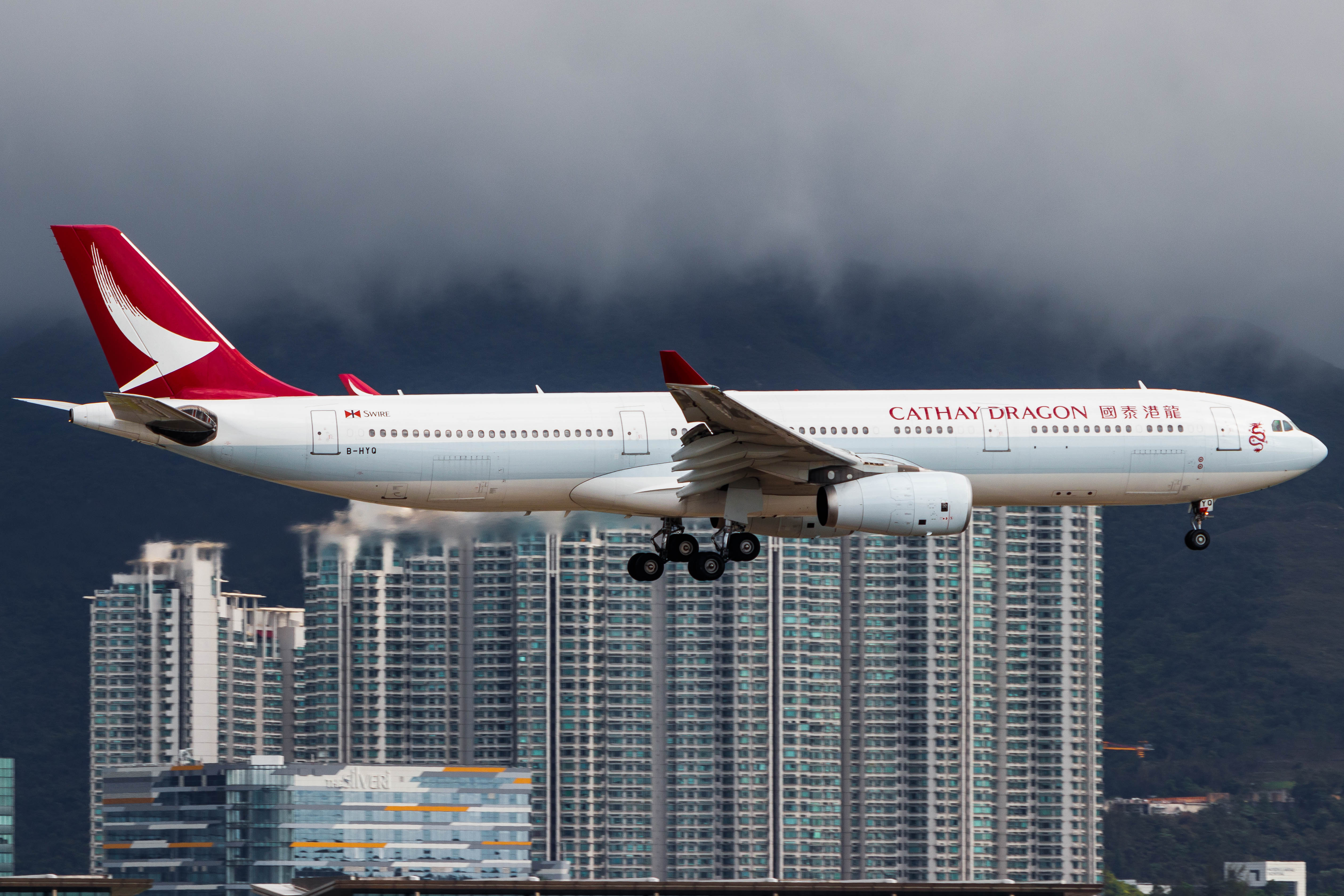 Full size: Cathay Dragon Airbus A330-300 B-HYQ at Hong Kong International Airport