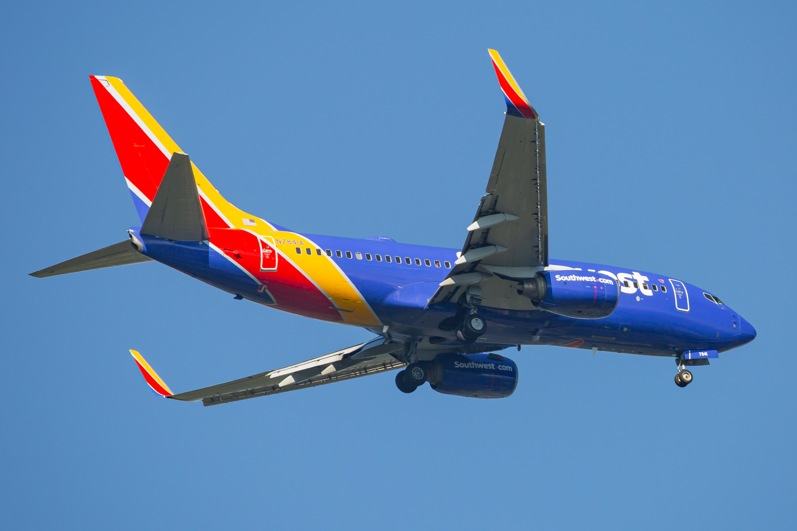 Full size: Southwest Airlines Boeing 737-700 N7841A at Baltimore/Washington International Thurgood Marshall Airport