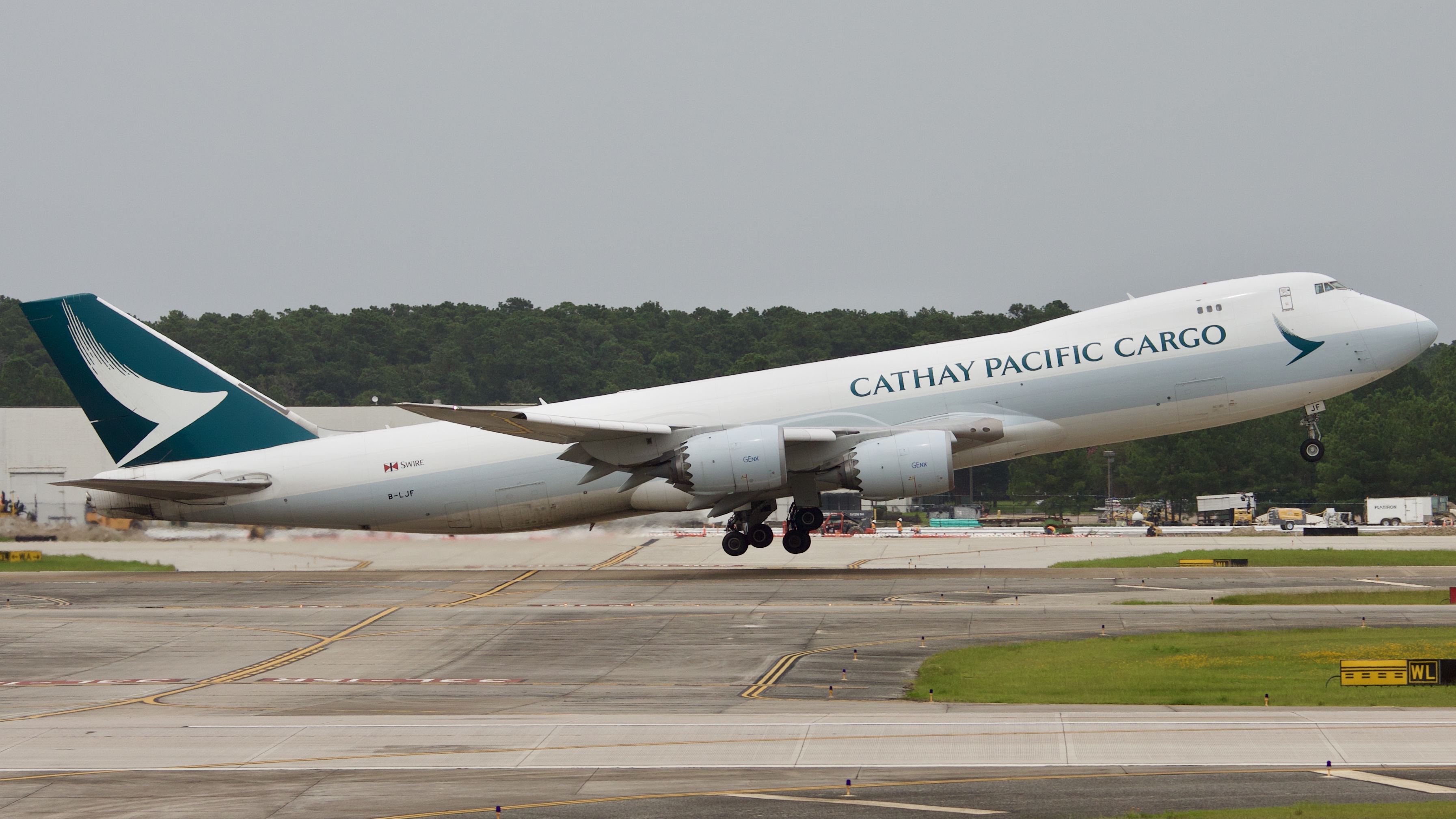Full size: Cathay Pacific Cargo Boeing 747-8F B-LJF at Houston-George Bush Intercontinental Airport