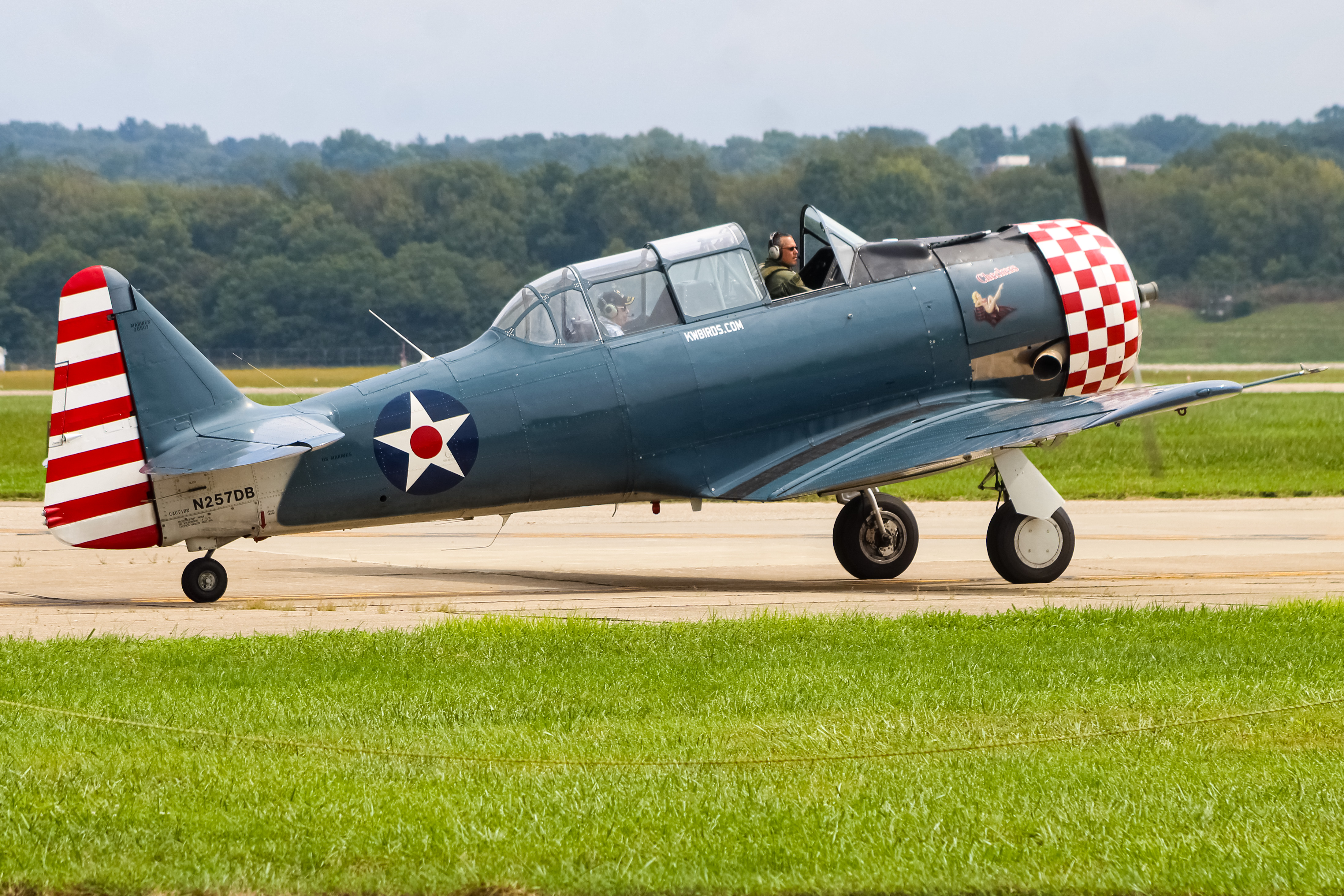 Full size: PRIVATE North American T-6 Texan N257DB at Cincinnati Municipal Airport/Lunken Field