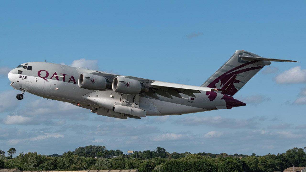 Full size: Qatar Emiri Air Force Boeing C-17 Globemaster III A7-MAB at Fairford Airport