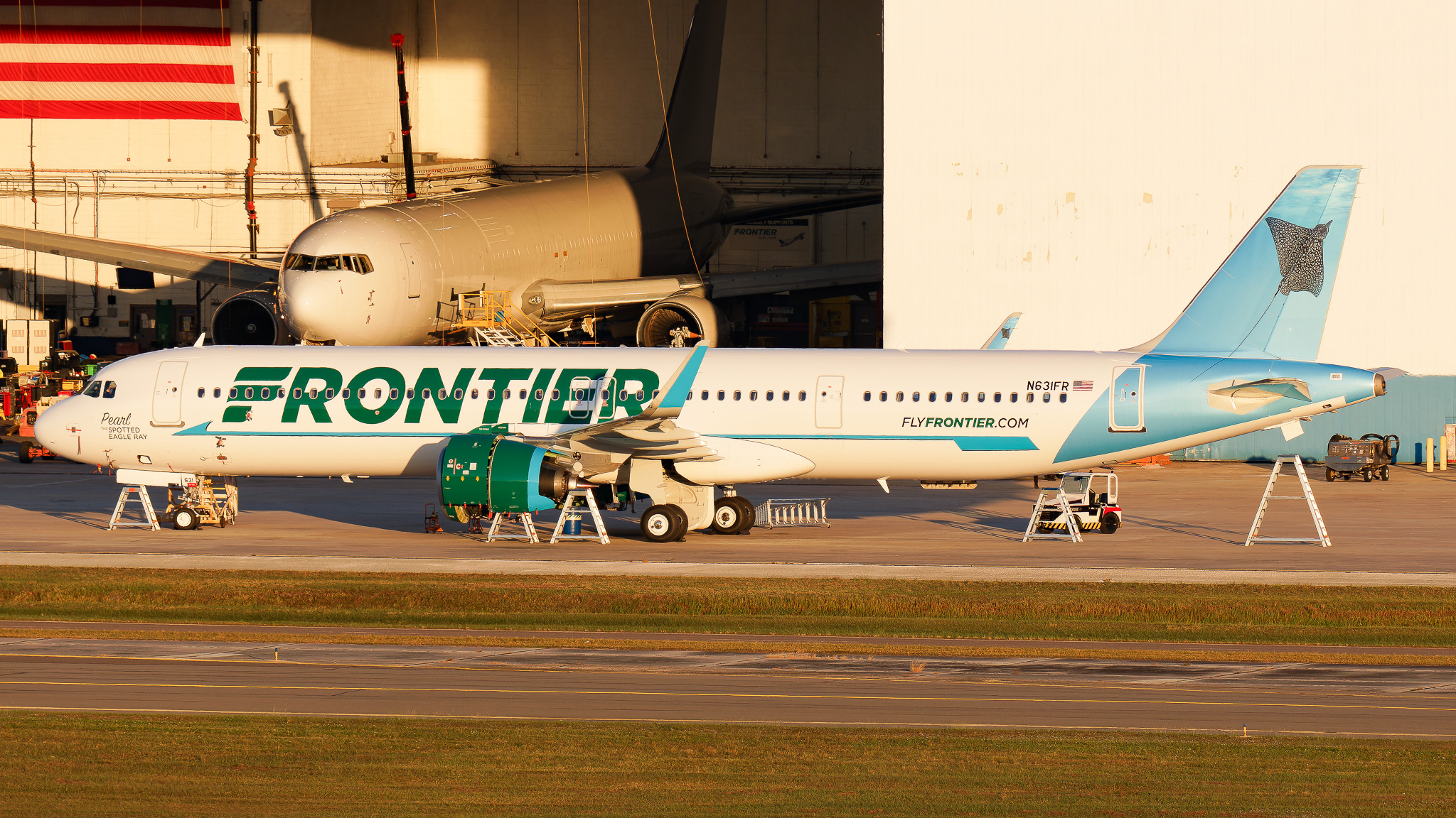 Full size: Frontier Airlines Airbus A321-271NX N631FR at Tampa International Airport