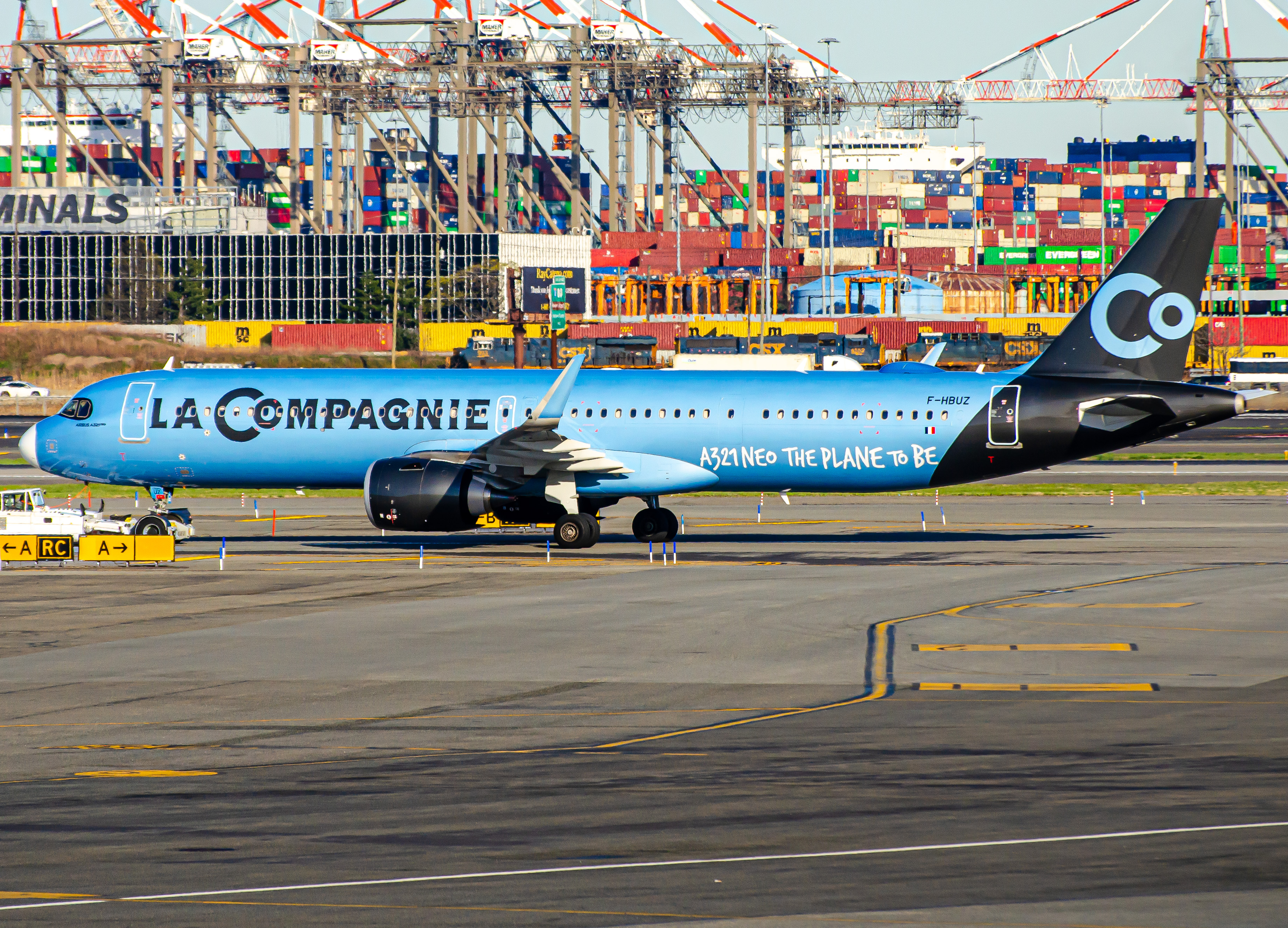 Full size: La Compagnie Airbus A321NEO F-HBUZ at Newark Liberty International Airport