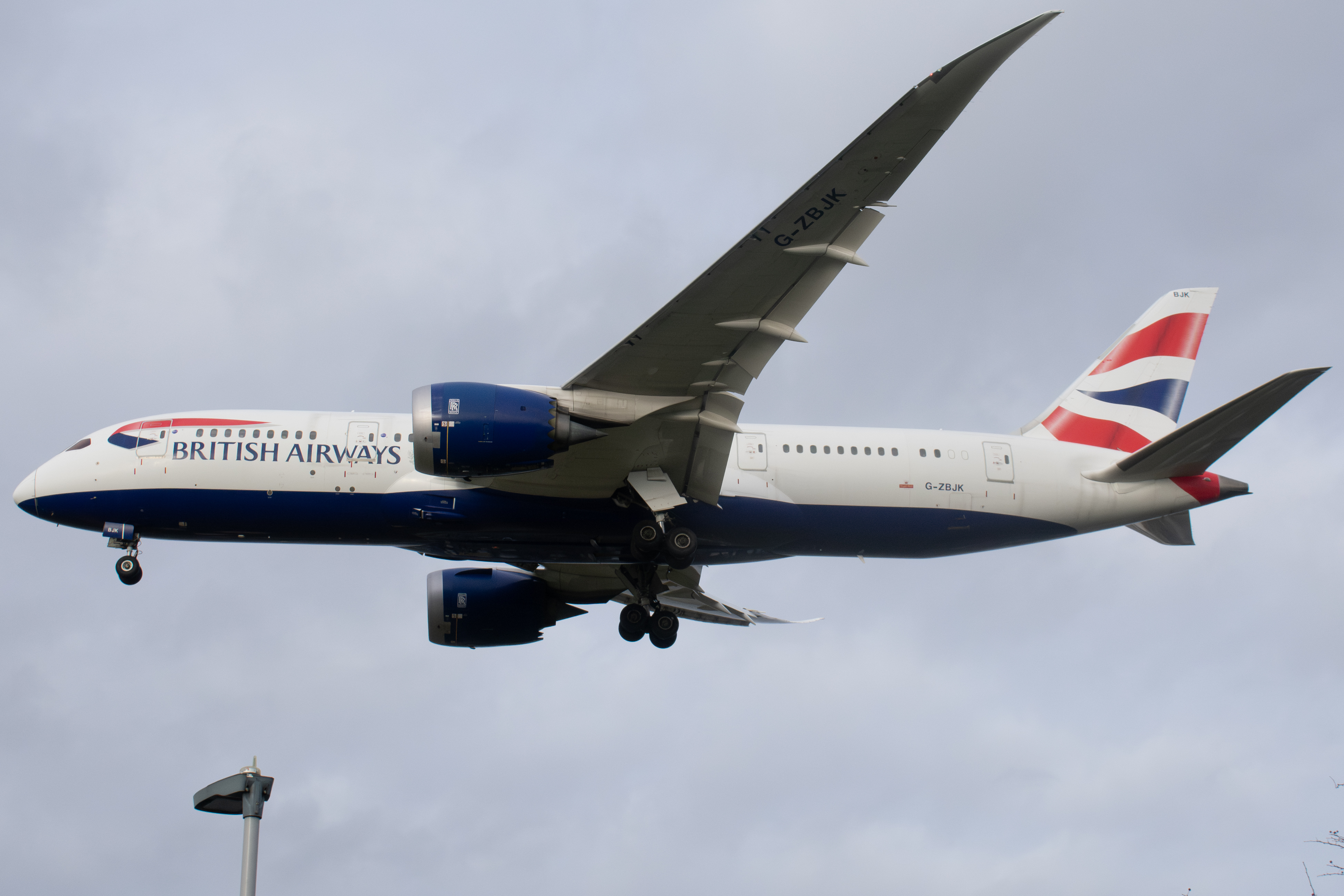 Full size: British Airways Boeing 787-8 G-ZBJK at London Heathrow International Airport
