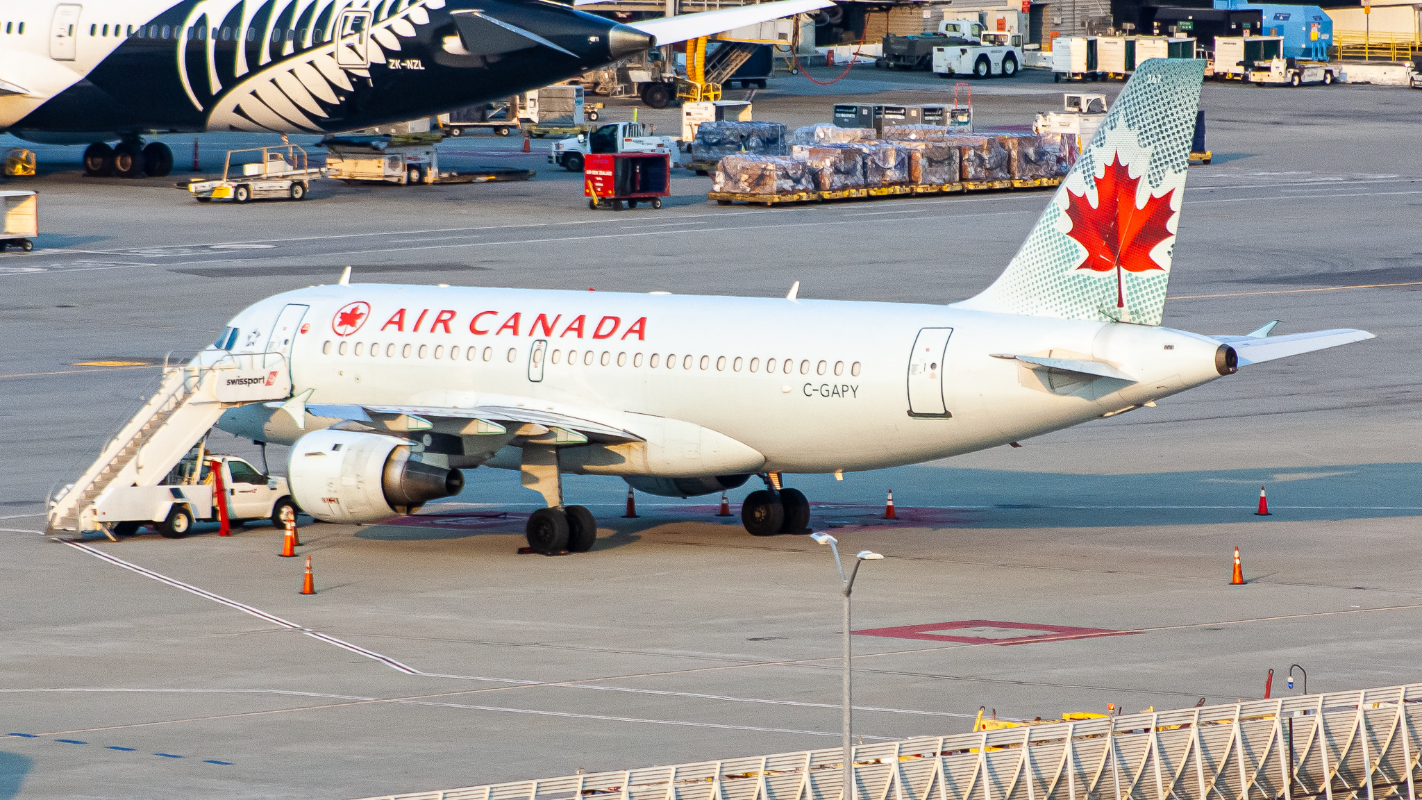 Full size: Air Canada Airbus A320 C-GAPY at San Francisco International Airport