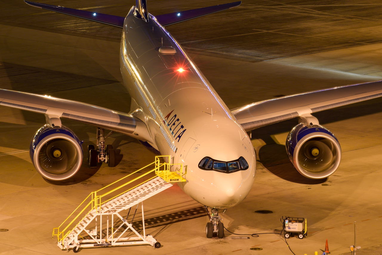 Full size: Delta Airlines Airbus A330-900 N419DX at Hartsfield-Jackson Atlanta International Airport