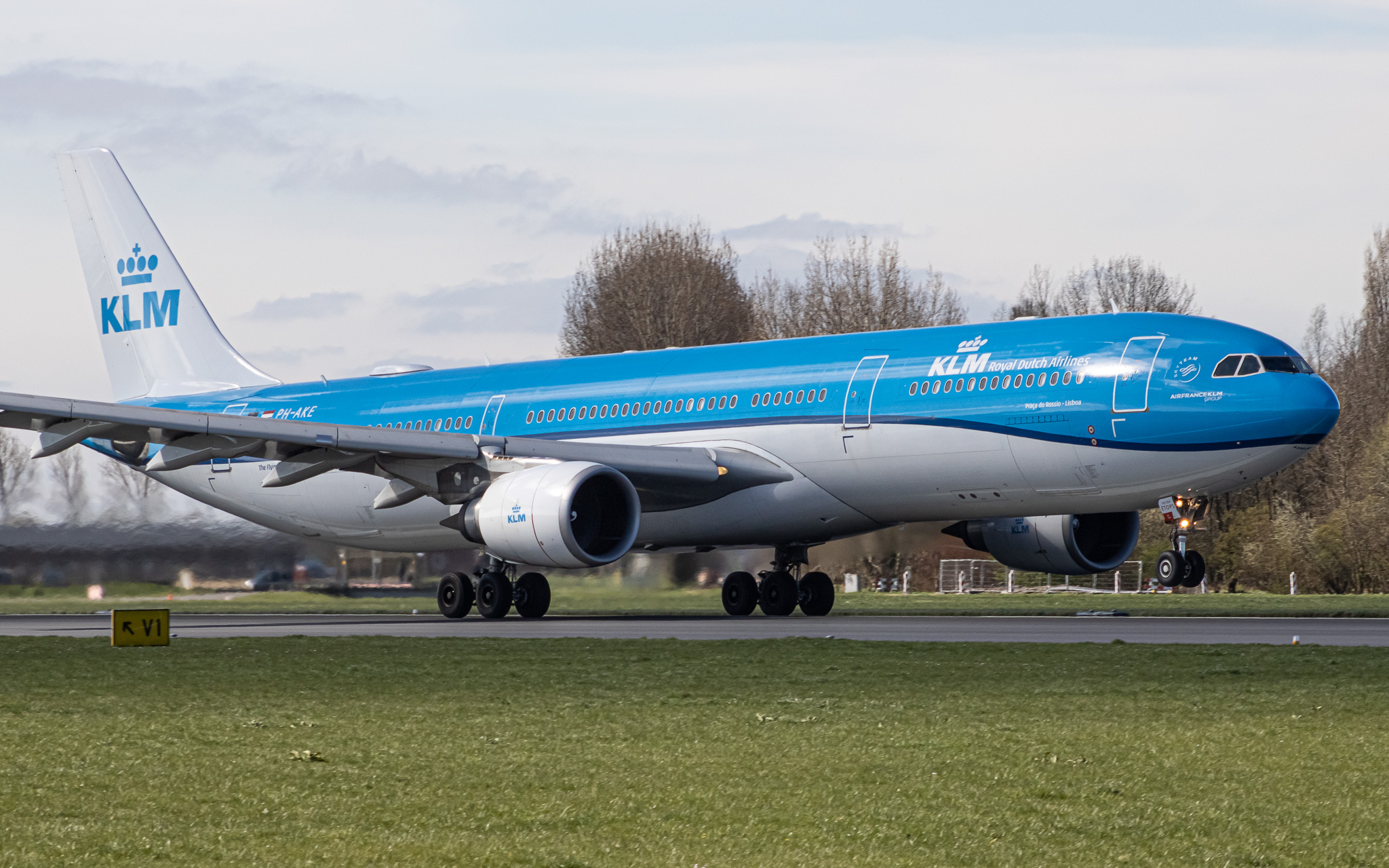 Full size: KLM Airbus A330-300 PH-AKE at Amsterdam Schiphol Airport
