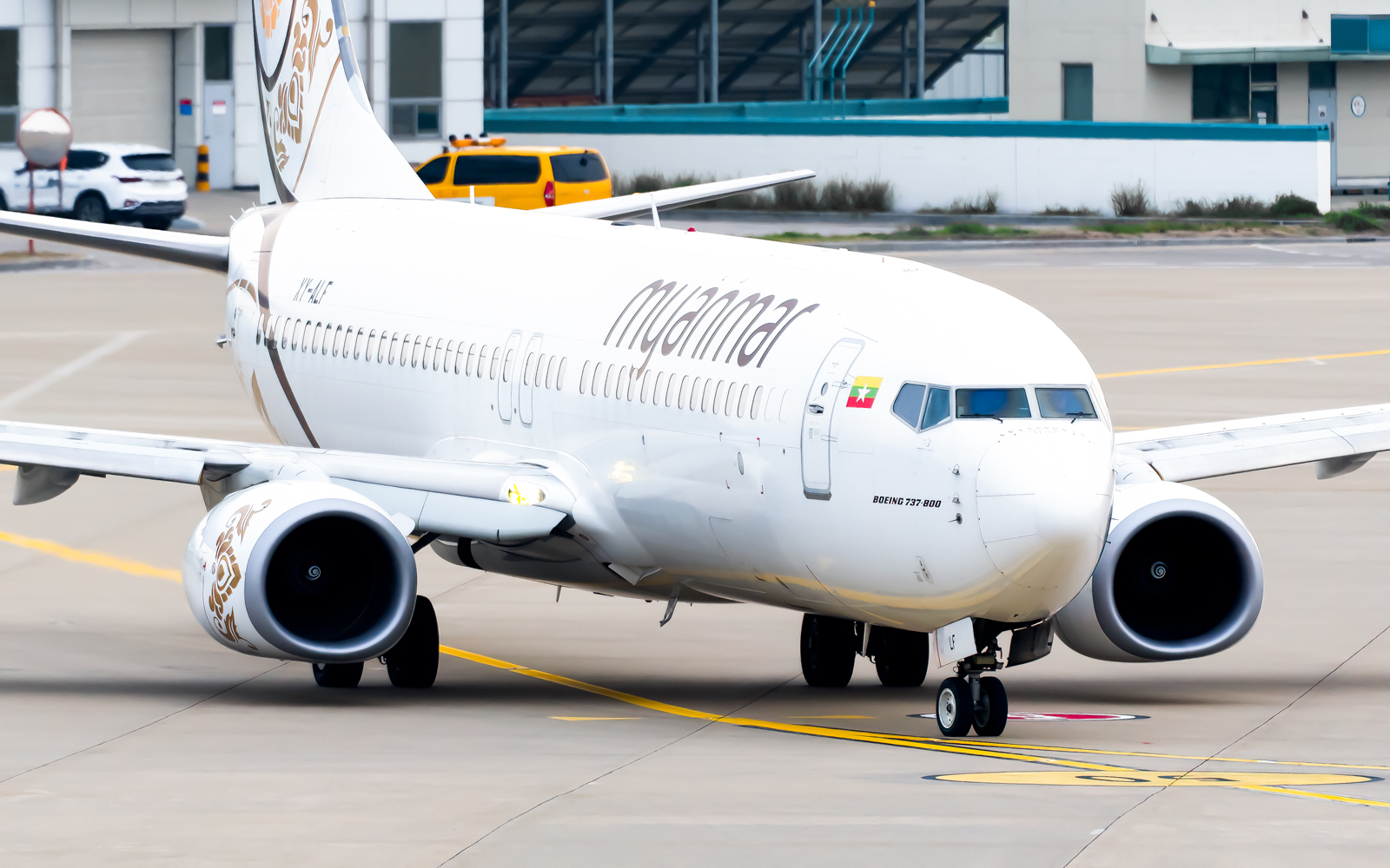 Full size: Myanmar National Airlines Boeing 737-800 XY-ALF at Seoul-Incheon International Airport