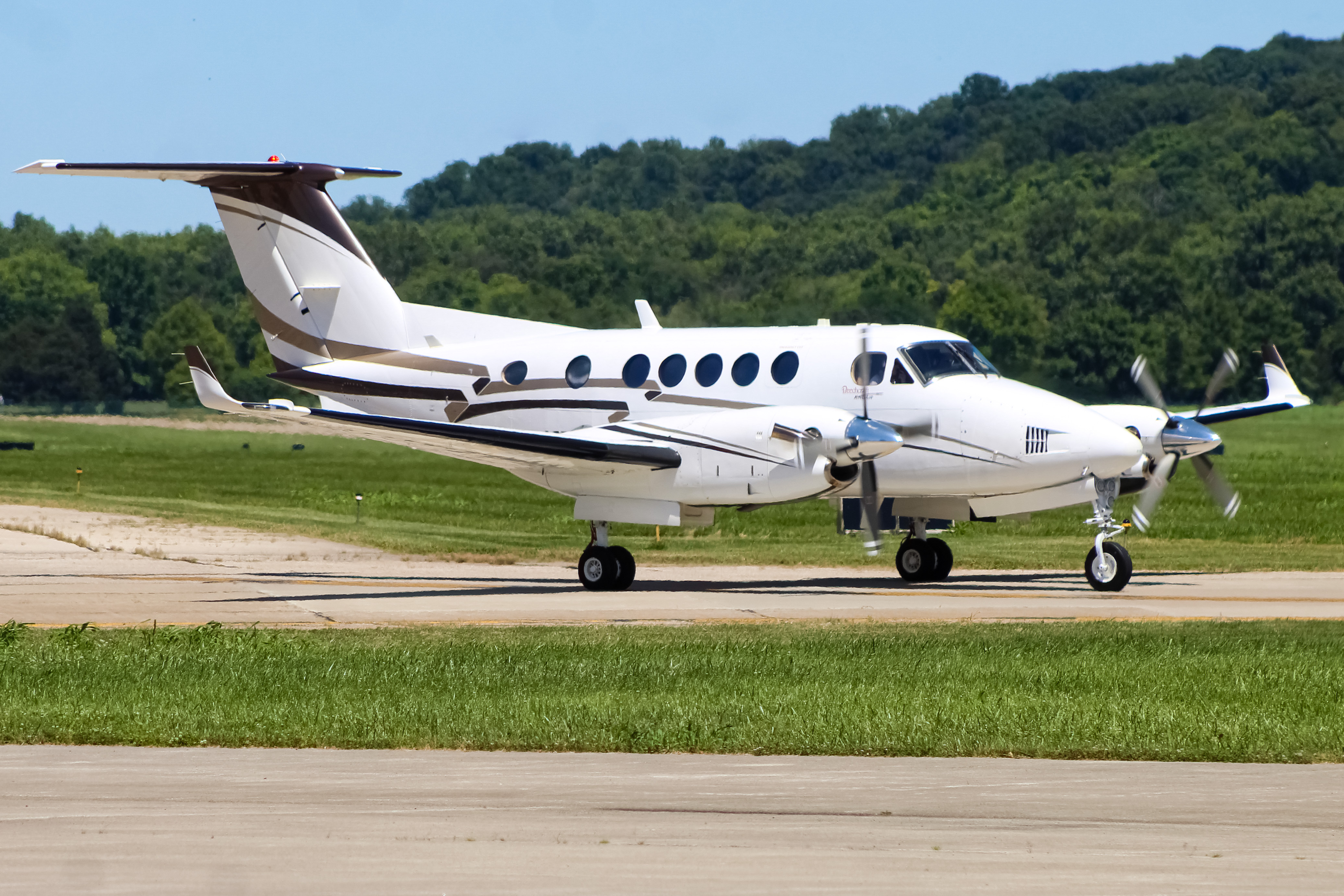 Full size: PRIVATE Beechcraft B200 N151WT at Cincinnati Municipal Airport/Lunken Field