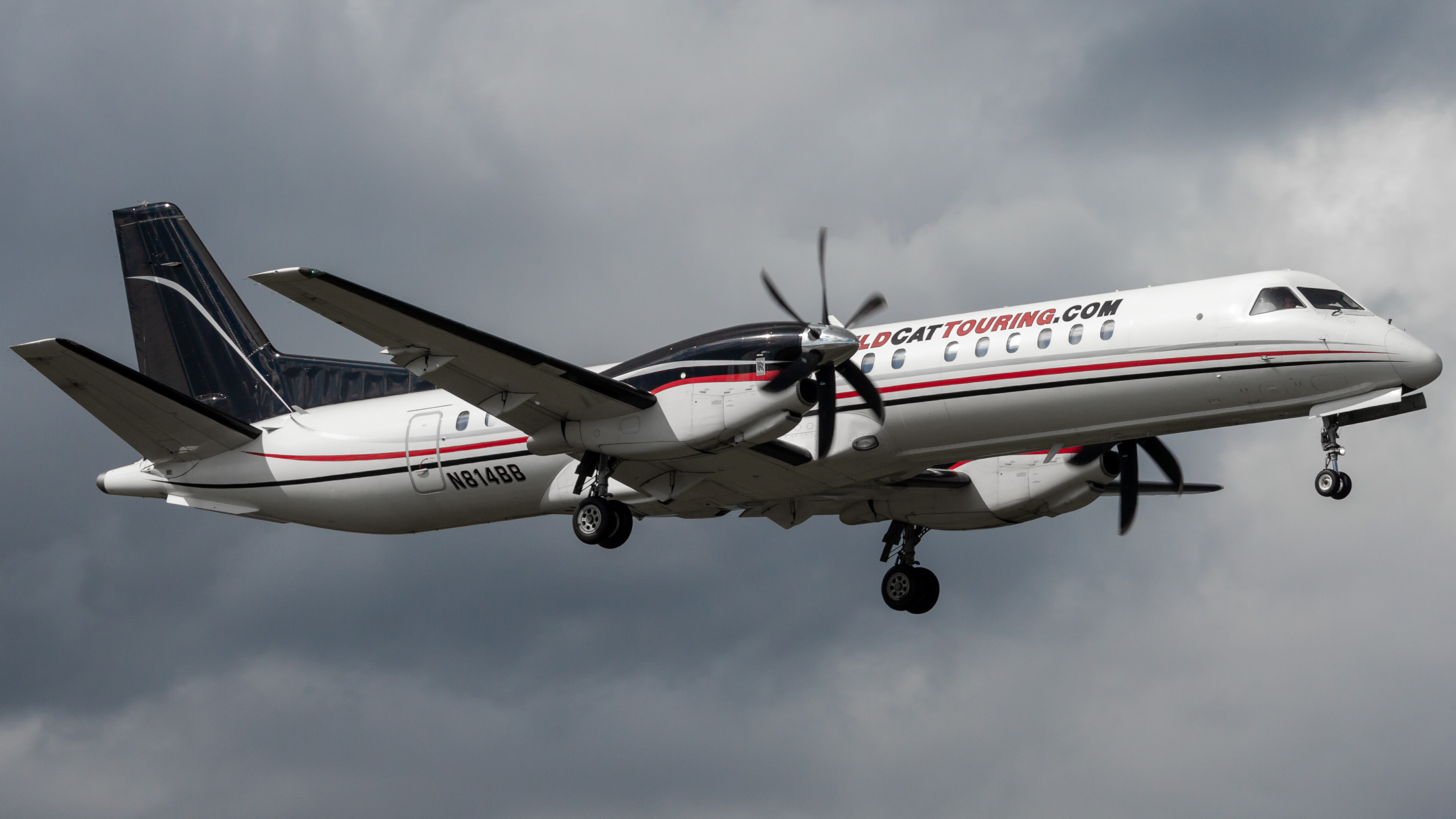 Full size: Wild Cat Touring Saab 2000 N814BB at William P Hobby Airport