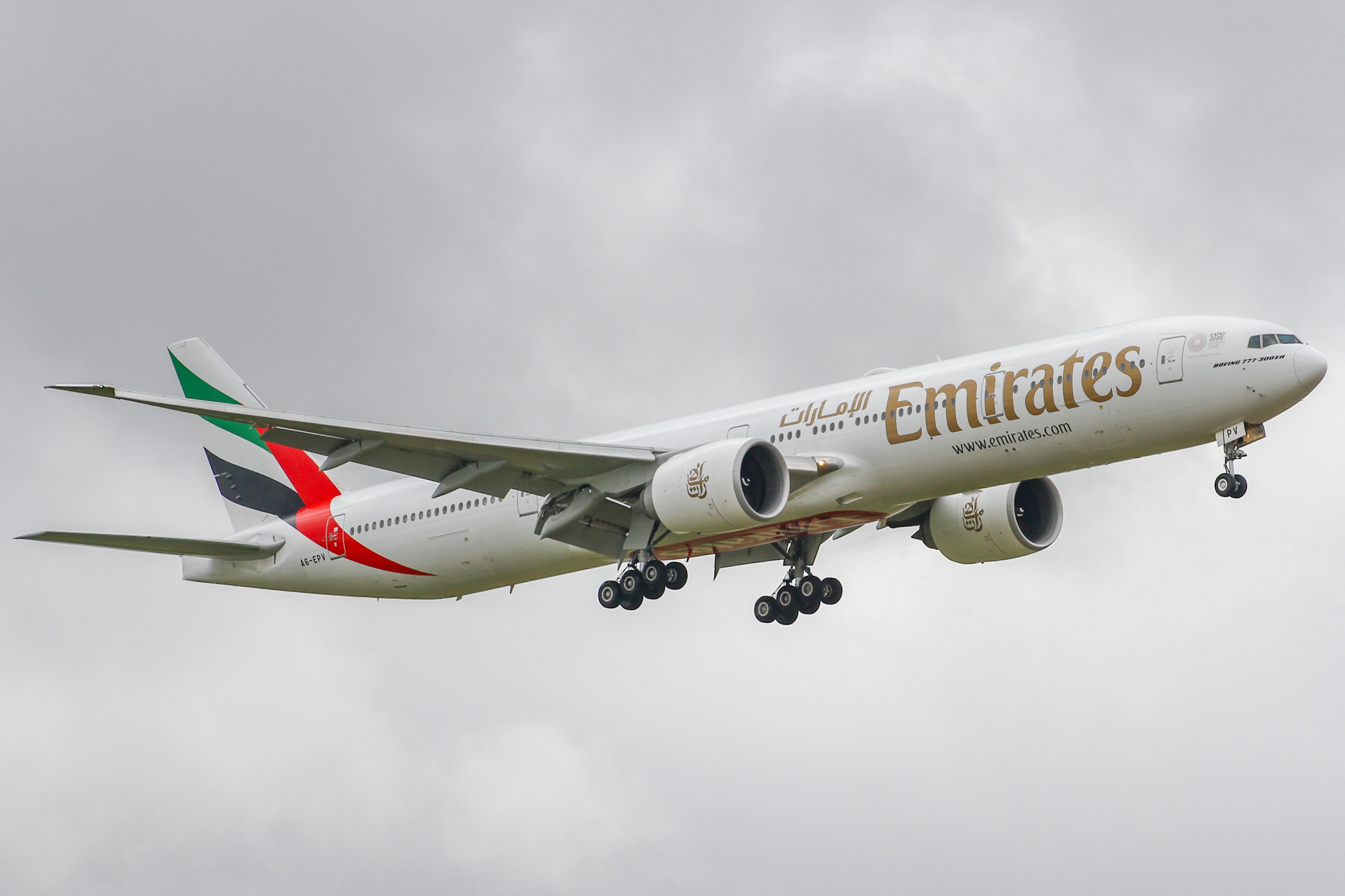 Full size: Emirates Boeing 777-300ER A6EPV at Rickenbacker International Airport
