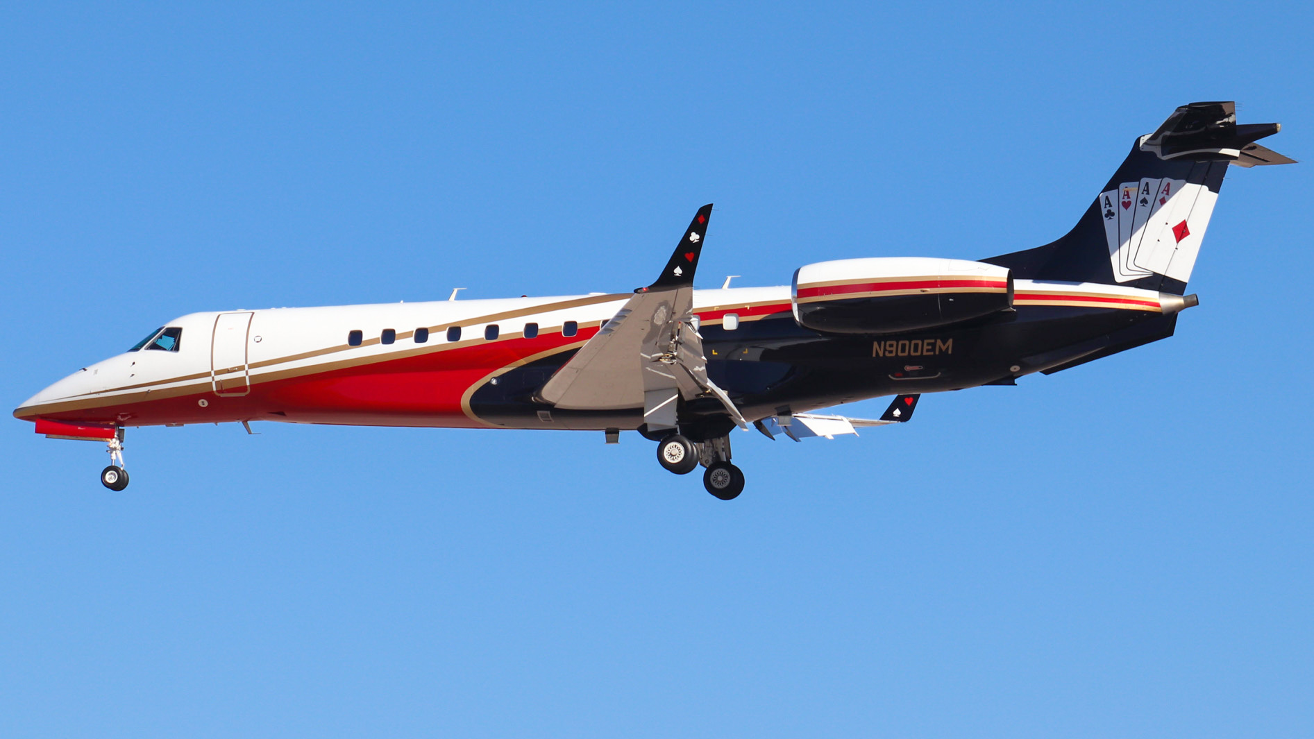 Full size: PRIVATE Embraer Legacy 600 N900EM at Harry Reid International Airport