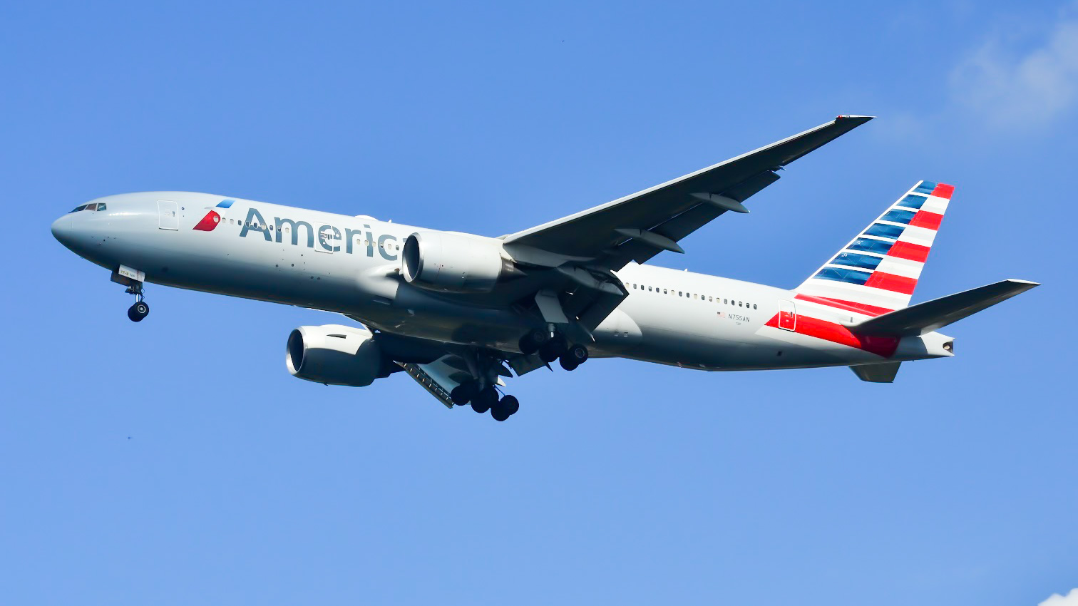 Full size: American Airlines Boeing 777-200ER N755AN at John F. Kennedy International Airport