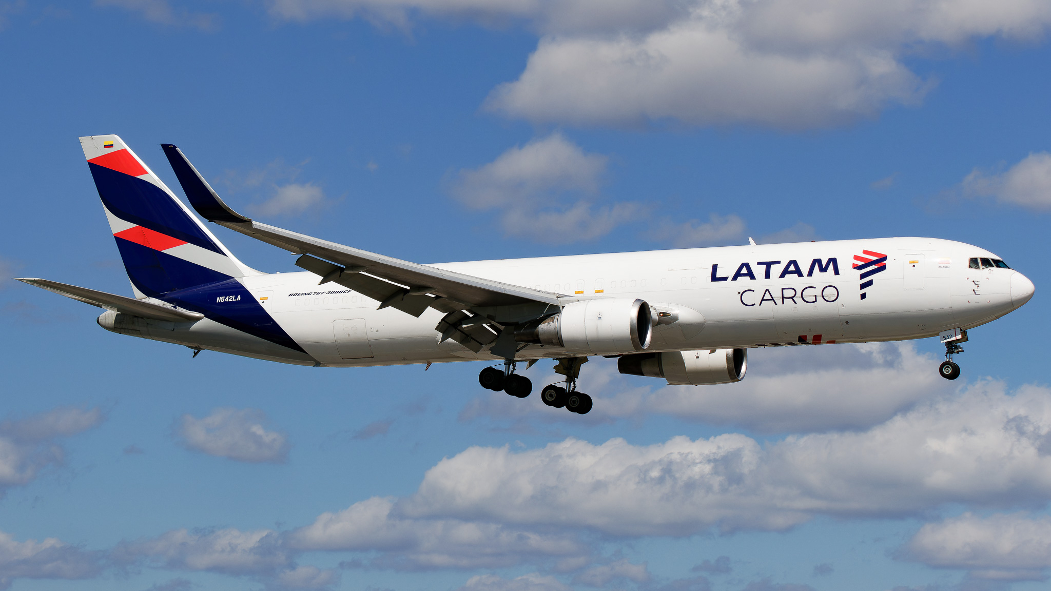 Full size: LATAM Cargo Boeing 767-300F N542LA at Miami International Airport