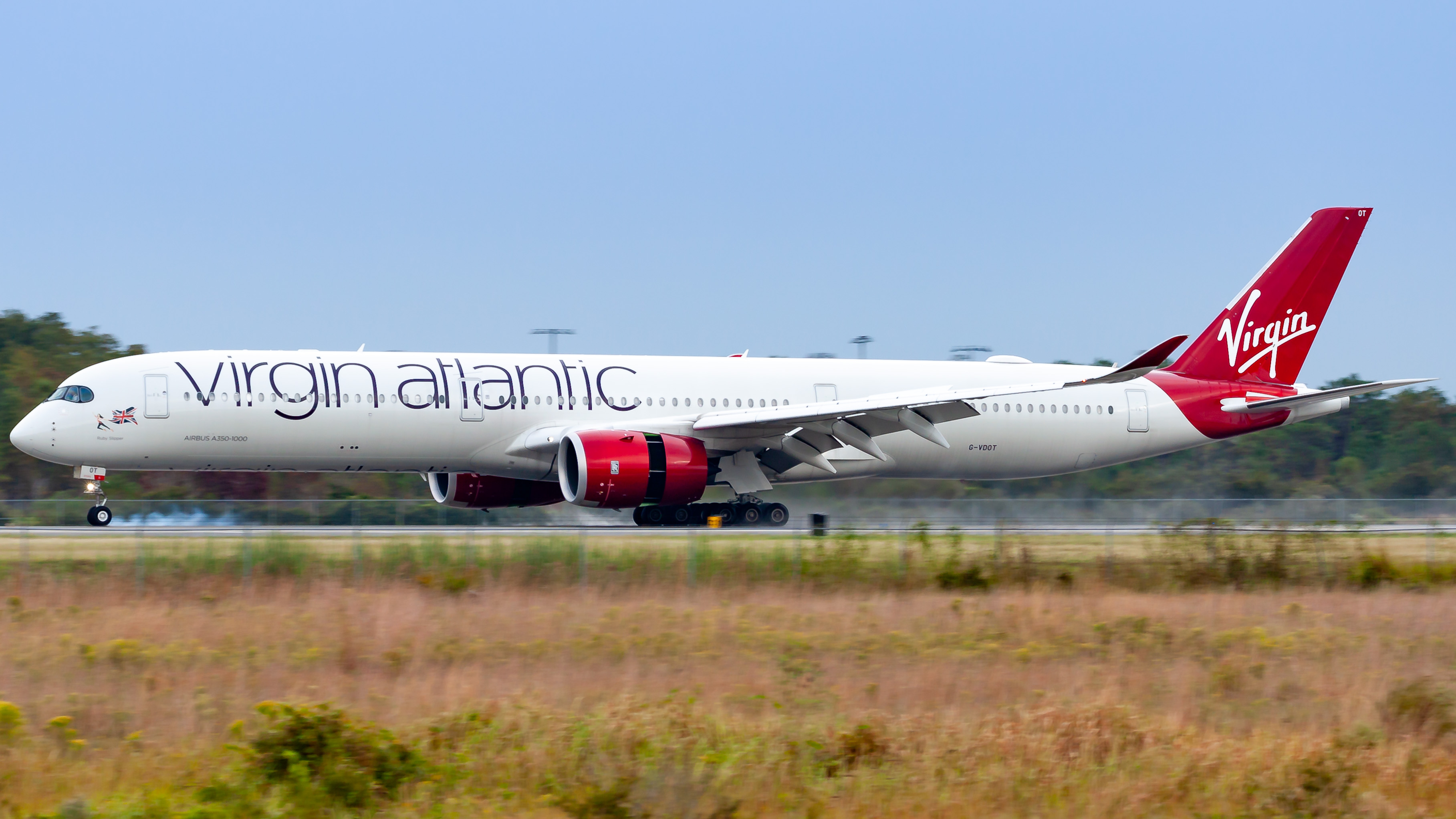 Full size: Virgin Atlantic Airbus A350-1000 G-VDOT at Orlando International Airport