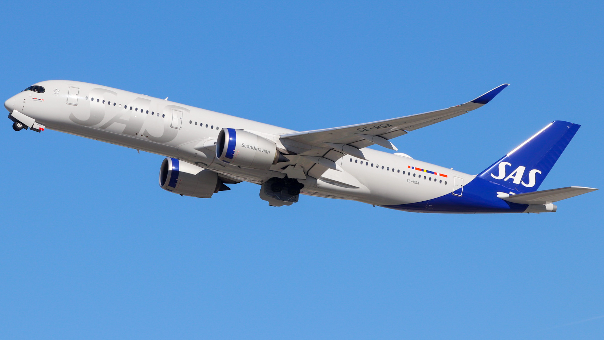 Full size: Scandinavian Airlines Airbus A350-900 SE-RSA at Los Angeles International Airport